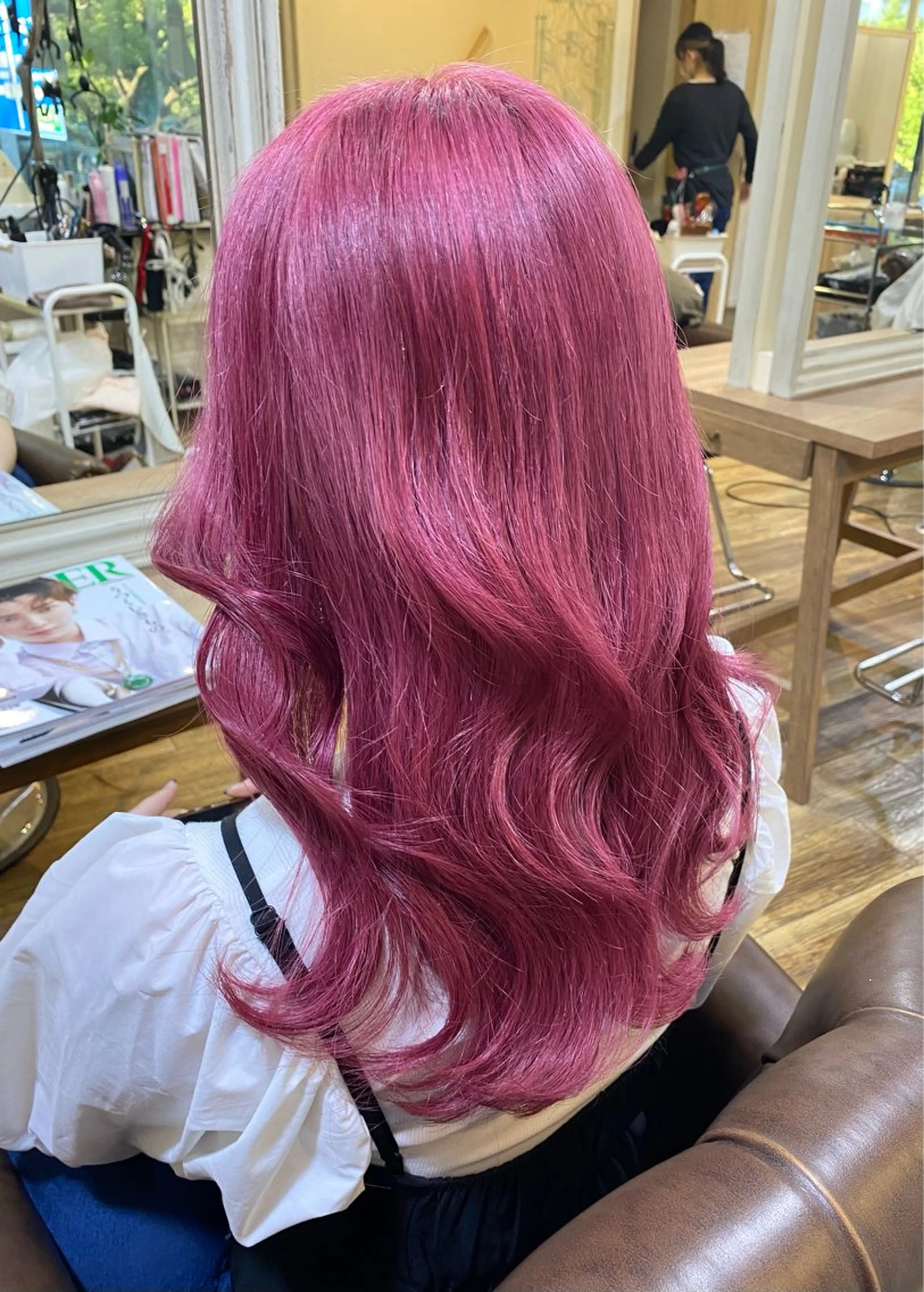 セミロング カラー ヘアカラー トリートメント 服部 樹季のヘアスタイル