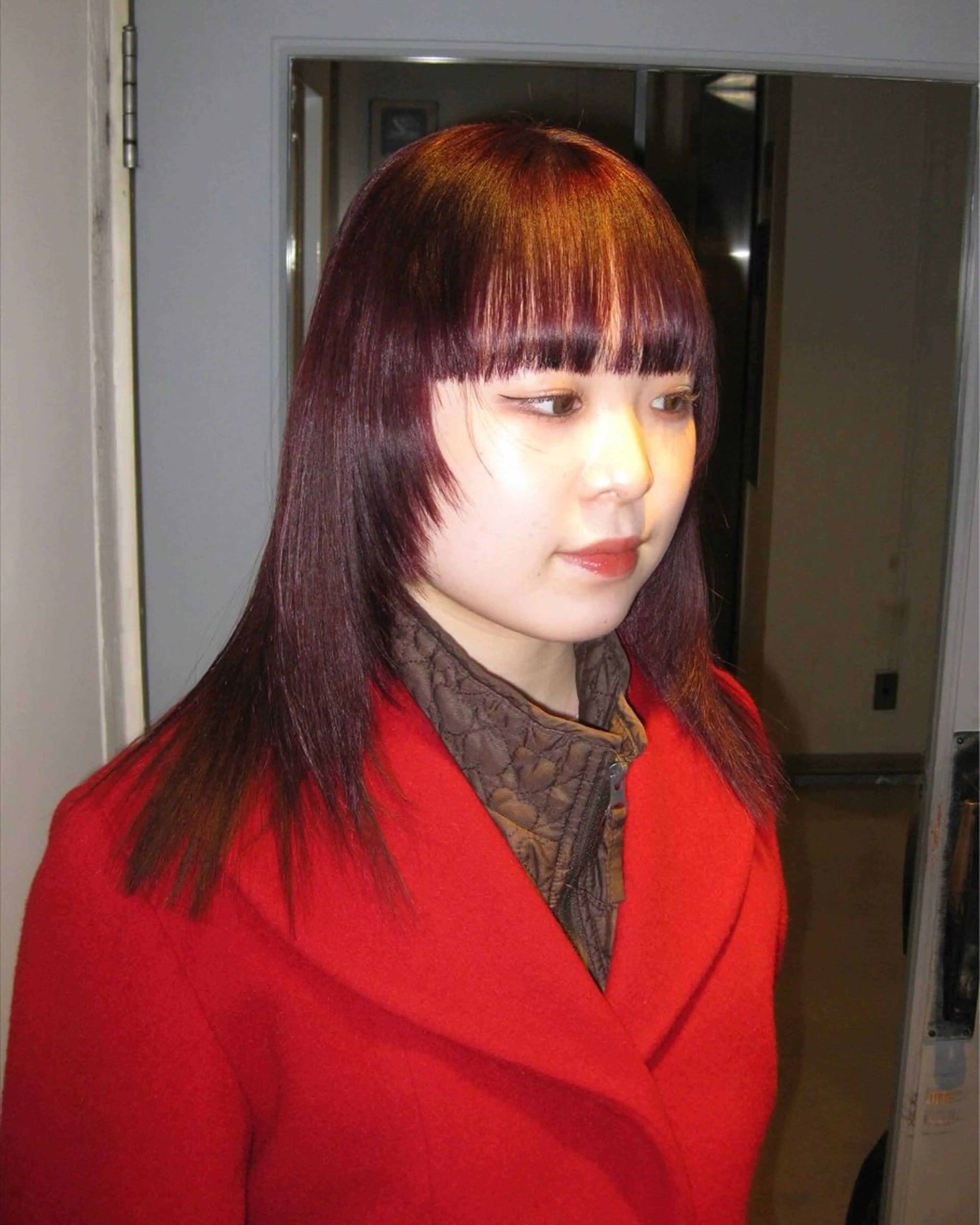 ミディアム カラー 今井 香奈恵のヘアスタイル