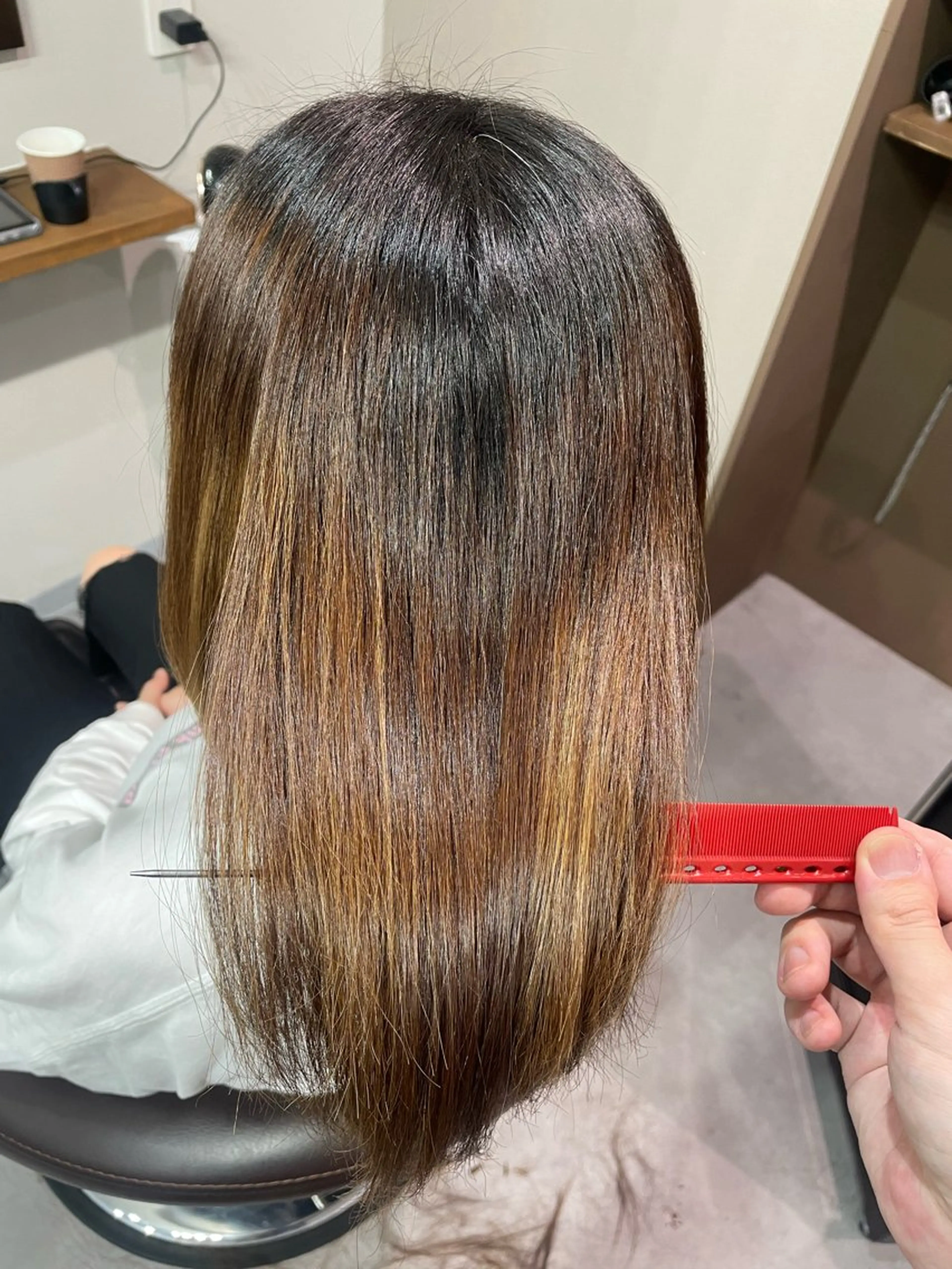 ミディアム 縮毛矯正 トリートメント 飯村 友亮のヘアスタイル