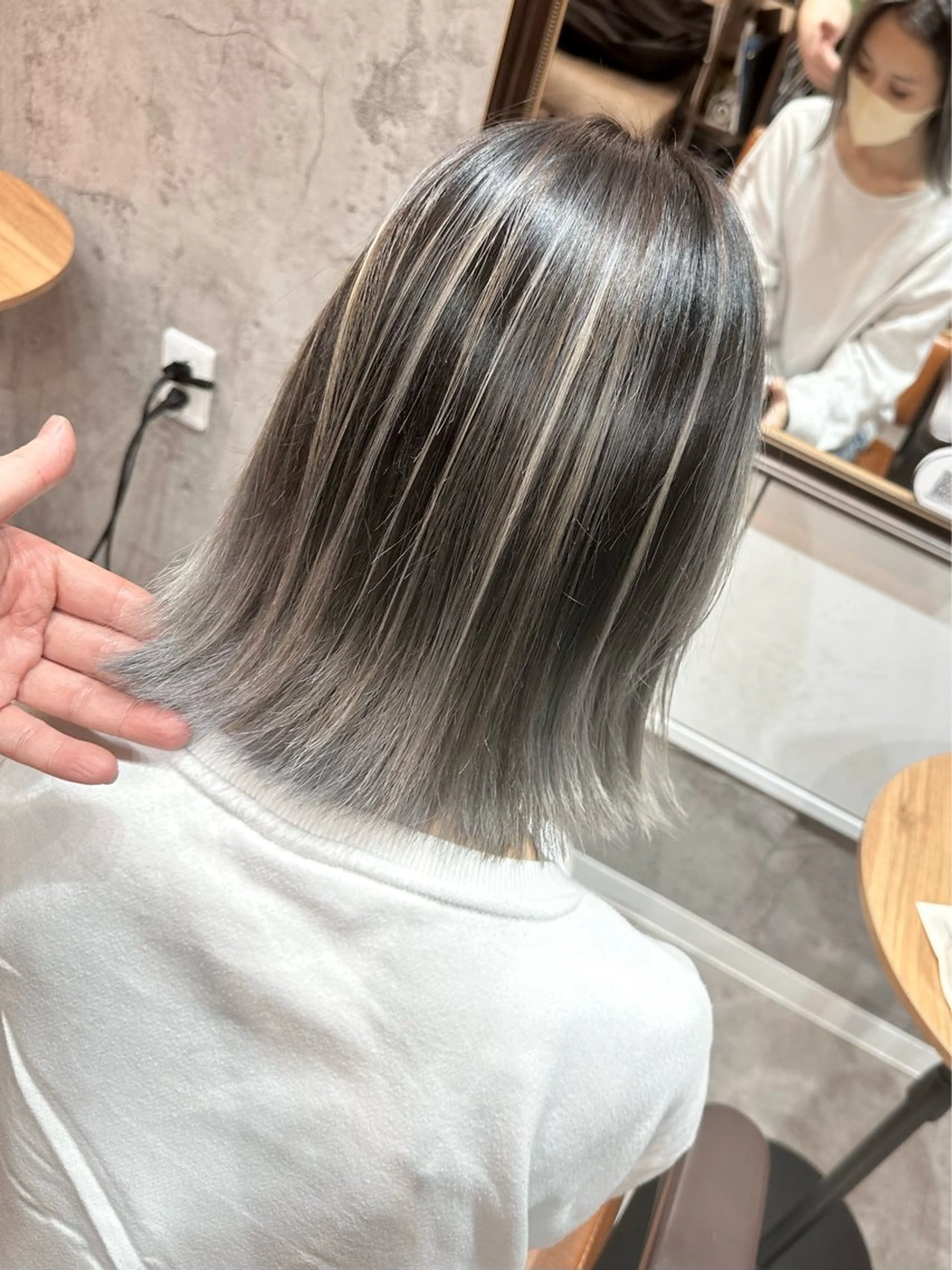 ショート ボブ レイヤーカット ヘアカラー 🔷ブリーチバレイヤ ージュ🔷飯野達也のヘアスタイル