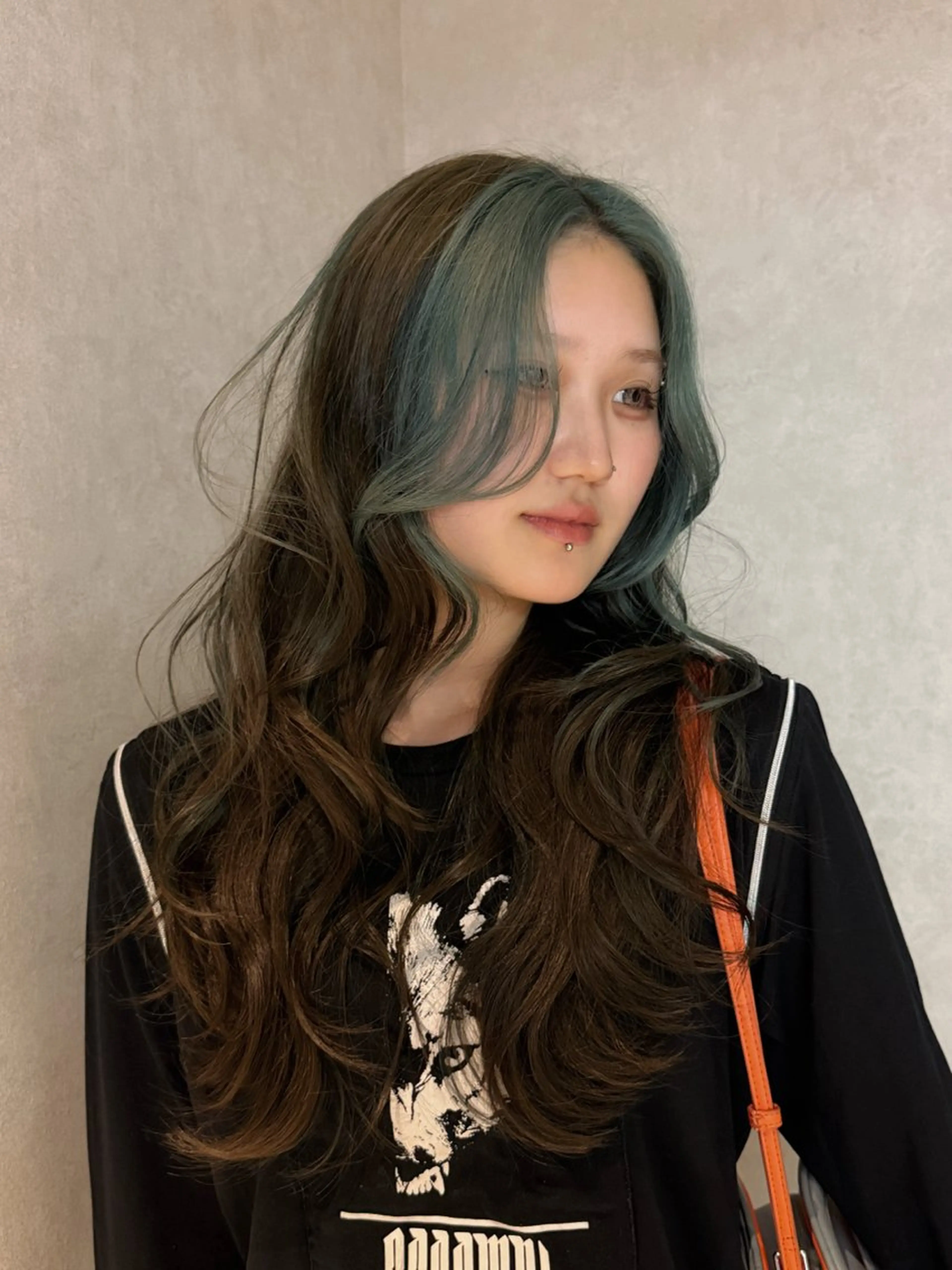 ロング カラー ヘアカラー 栄/ミルクティー/ ベージュ/リホナ🧸のヘアスタイル