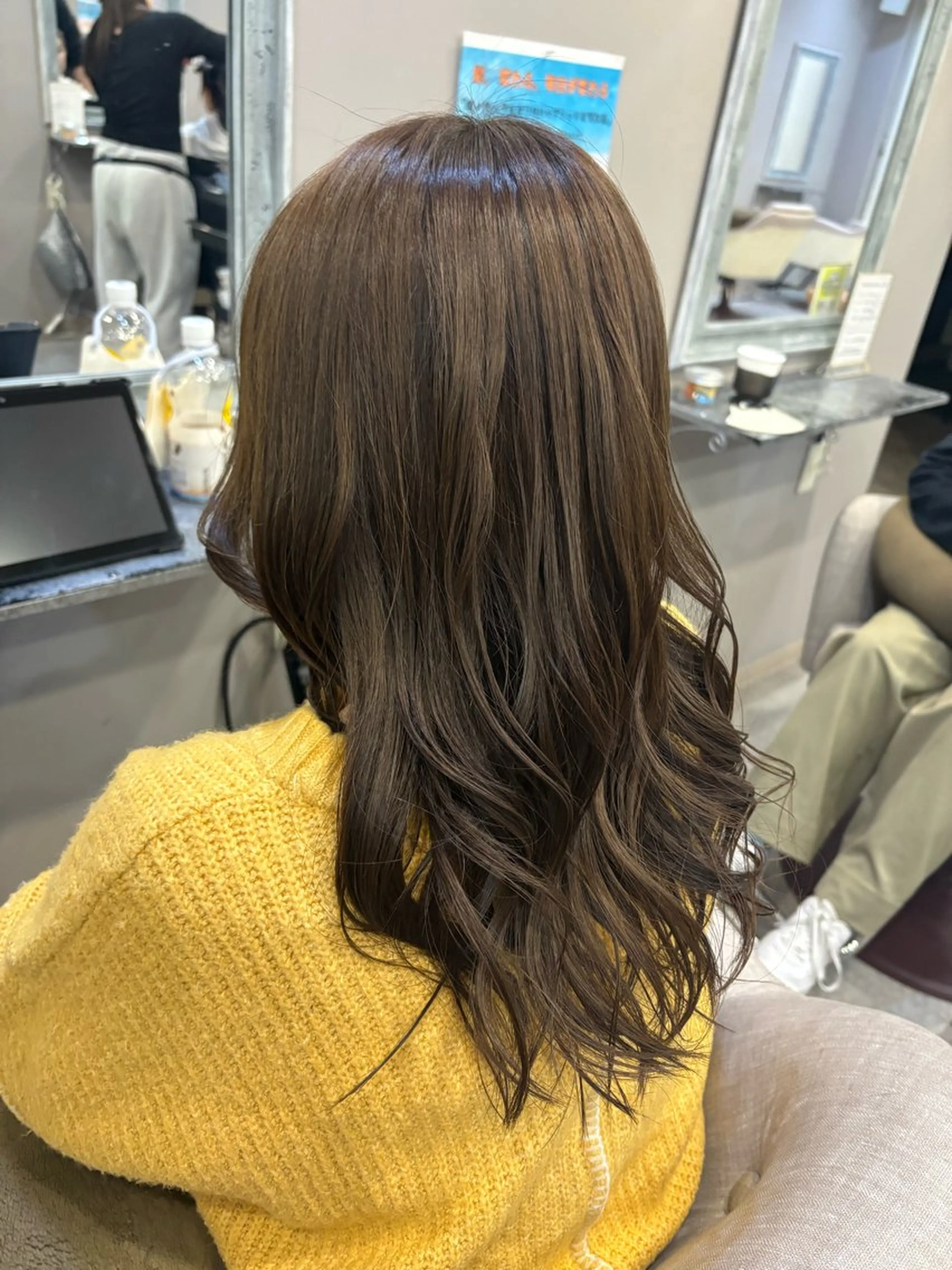 セミロング ヘアカラー 池田 優那のヘアスタイル
