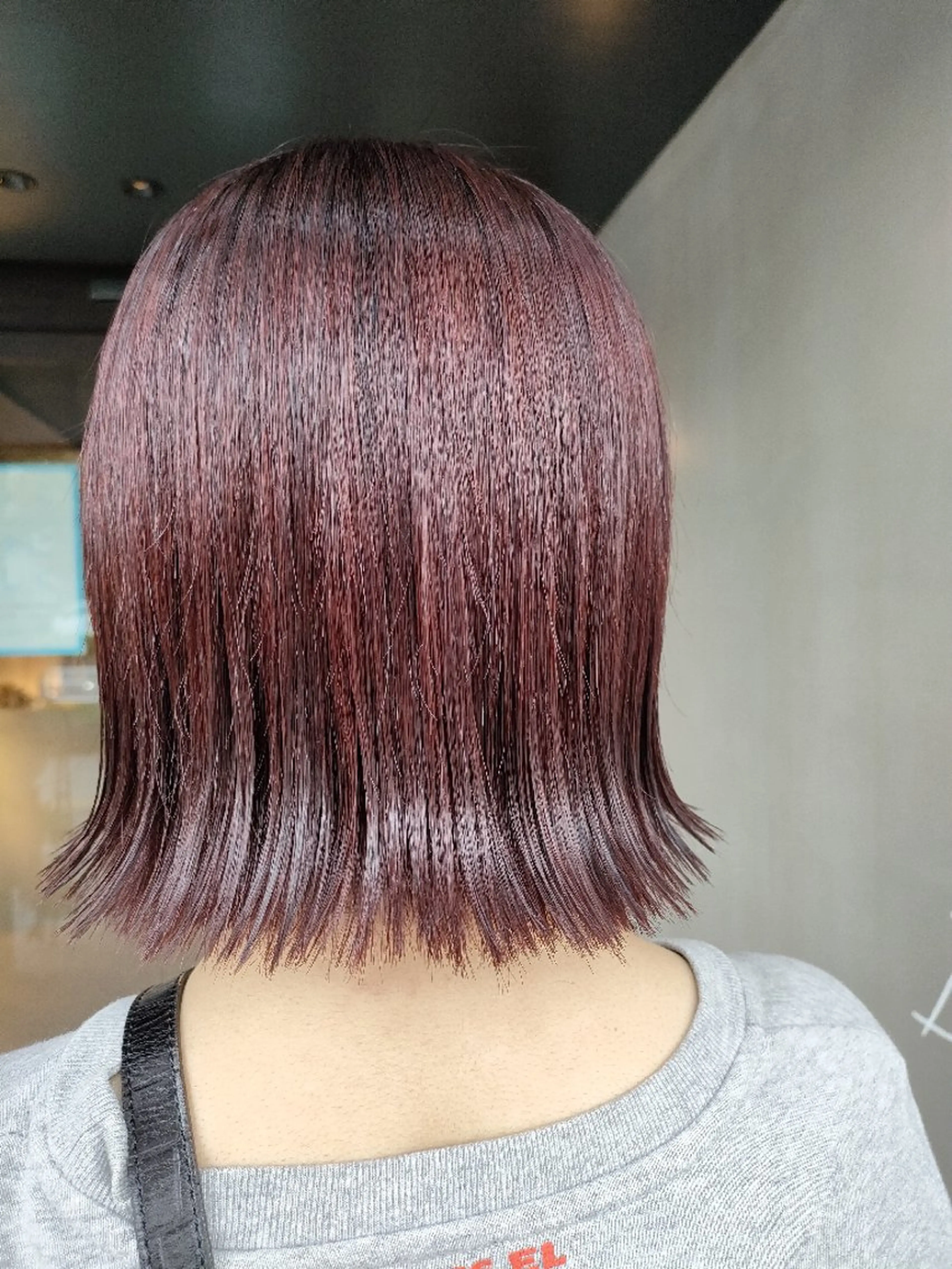 ミディアム 切りっぱなしボブ ボブ 髪質改善/白髪ぼかし レイヤーカットemiのヘアスタイル