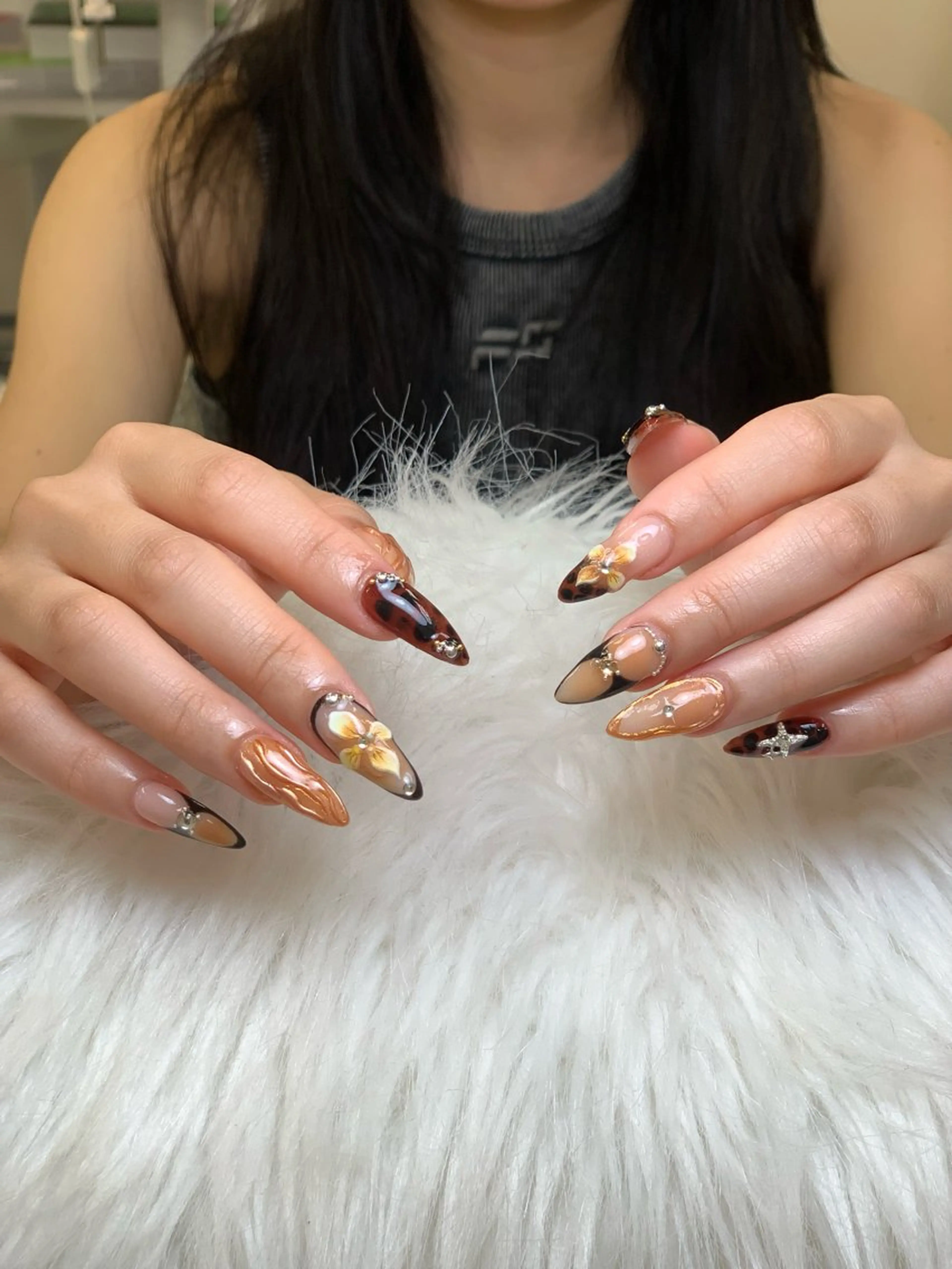 ネイル アートネイル 長さ出し ジェルネイル マグネットネイル ニュアンスネイル ハンドネイル Cloudy Chan Nailのネイルデザイン