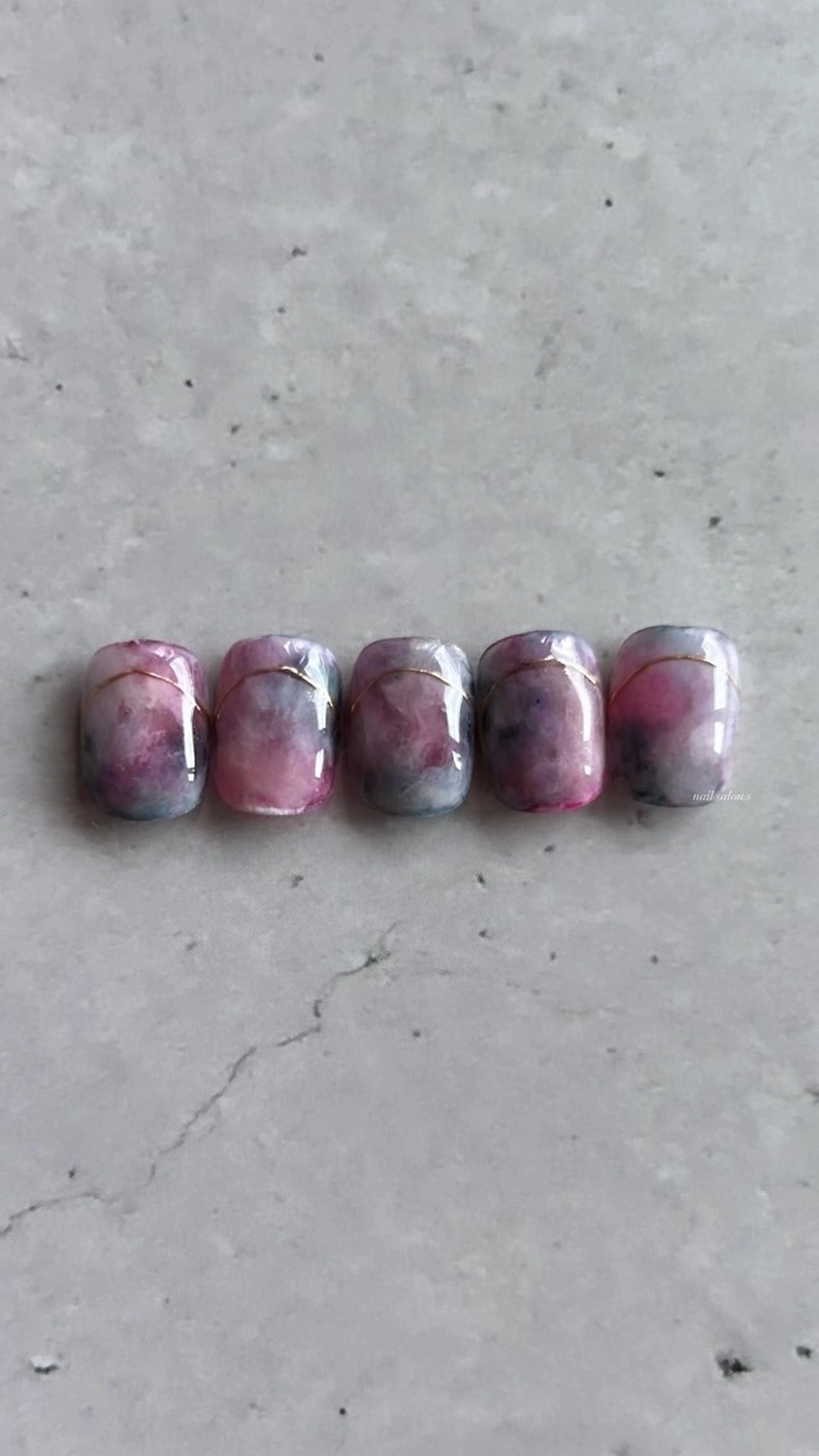 ネイル 関山 志乃のネイルデザイン