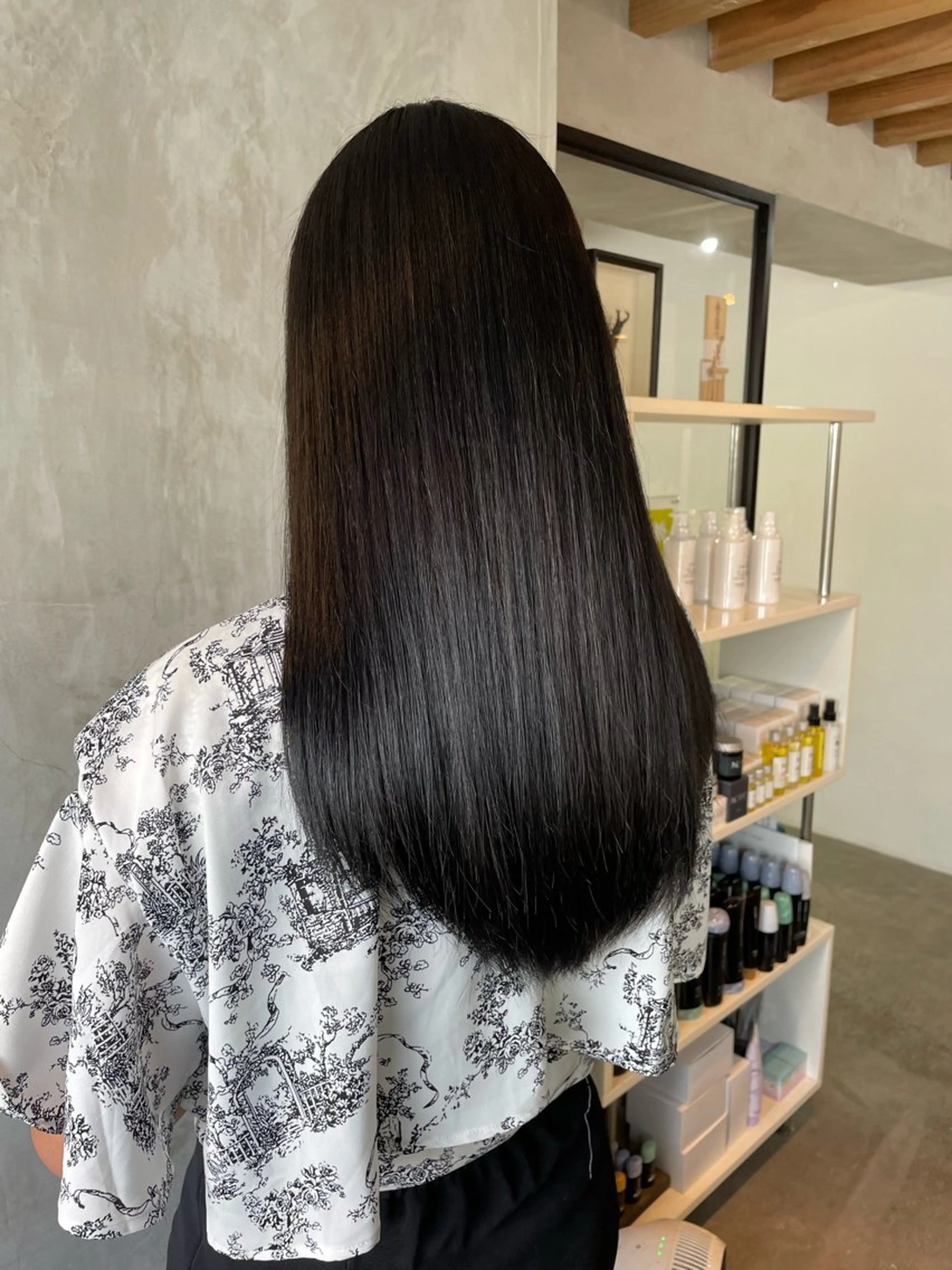 ロング カット ヘアカラー トリートメント 横山 奈央のヘアスタイル