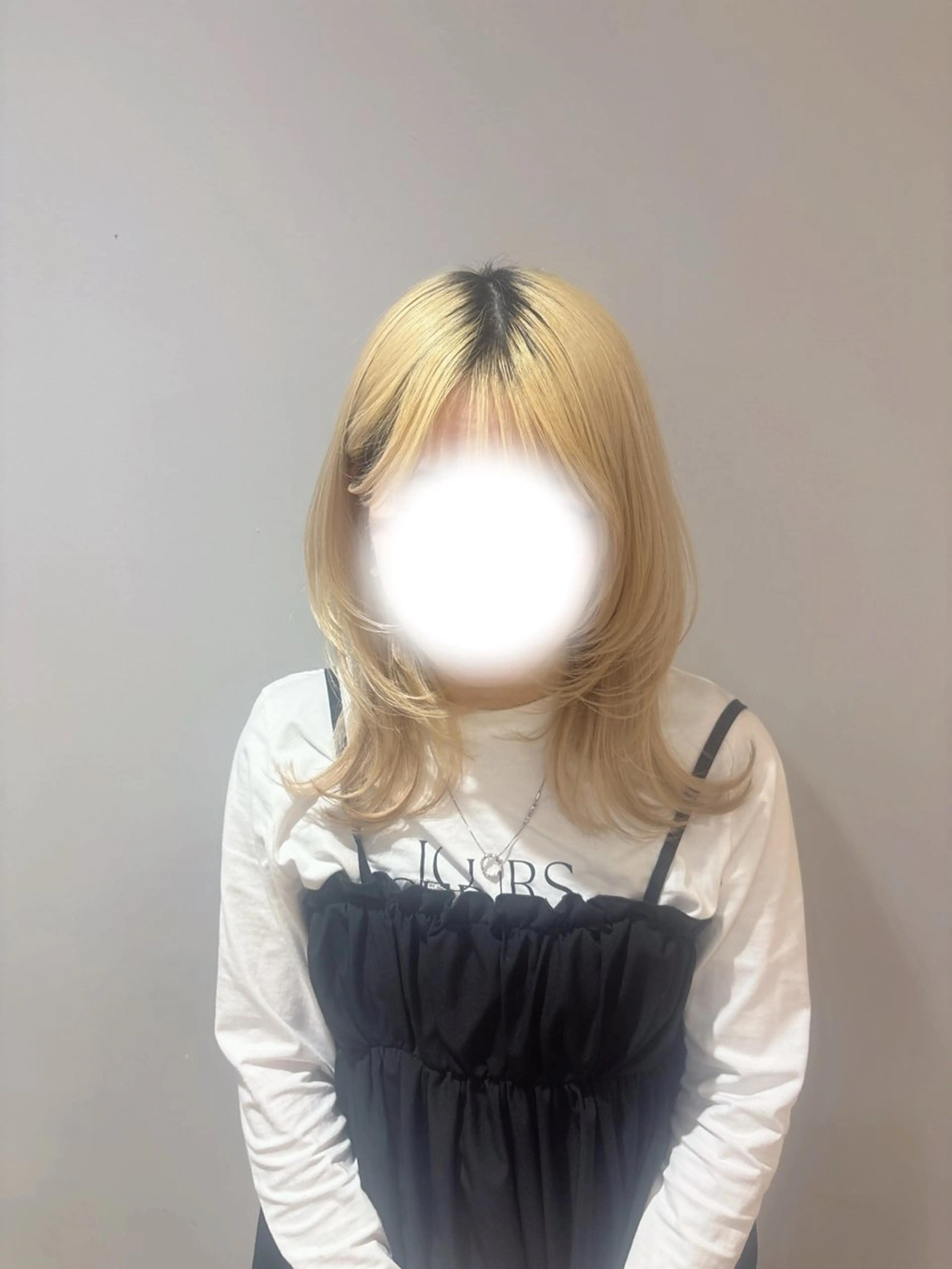 ミディアム 小畑 結衣のヘアスタイル