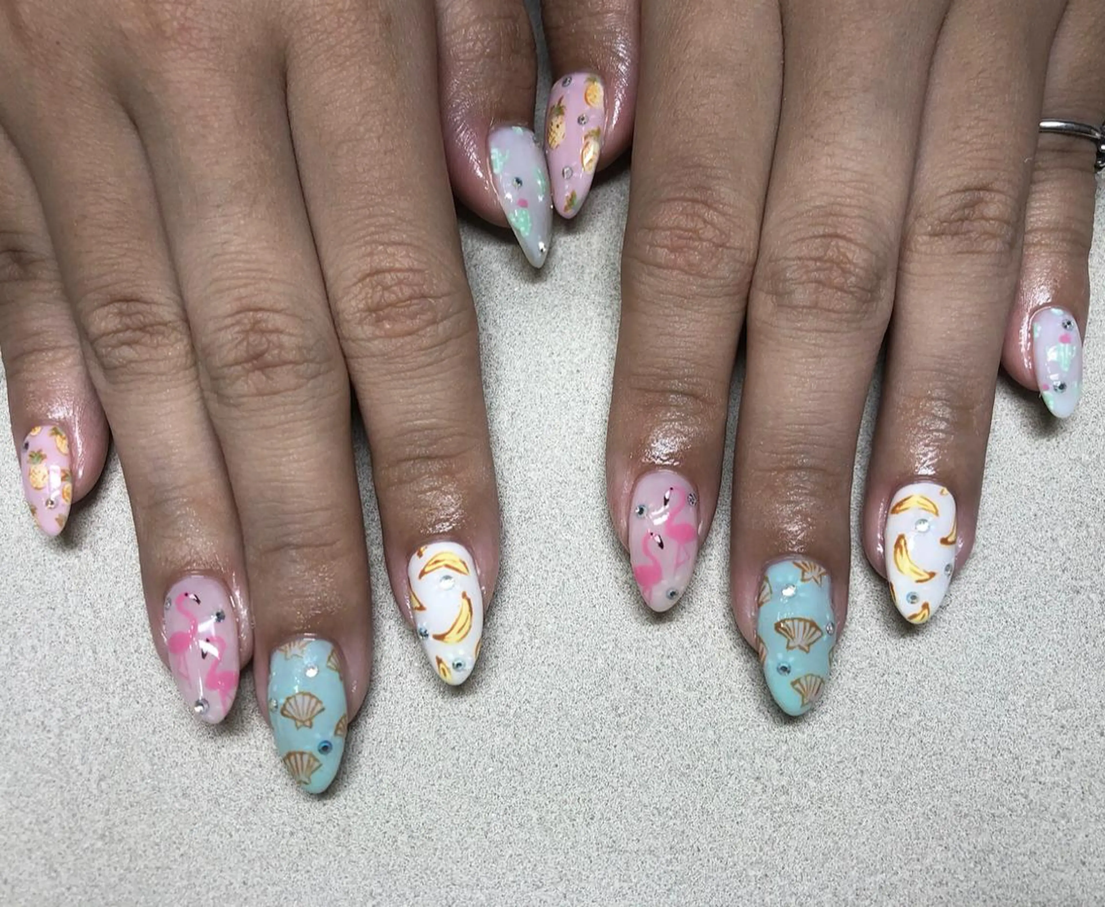 ネイル パラあり！フィルイン 美フォルムのネイルデザイン