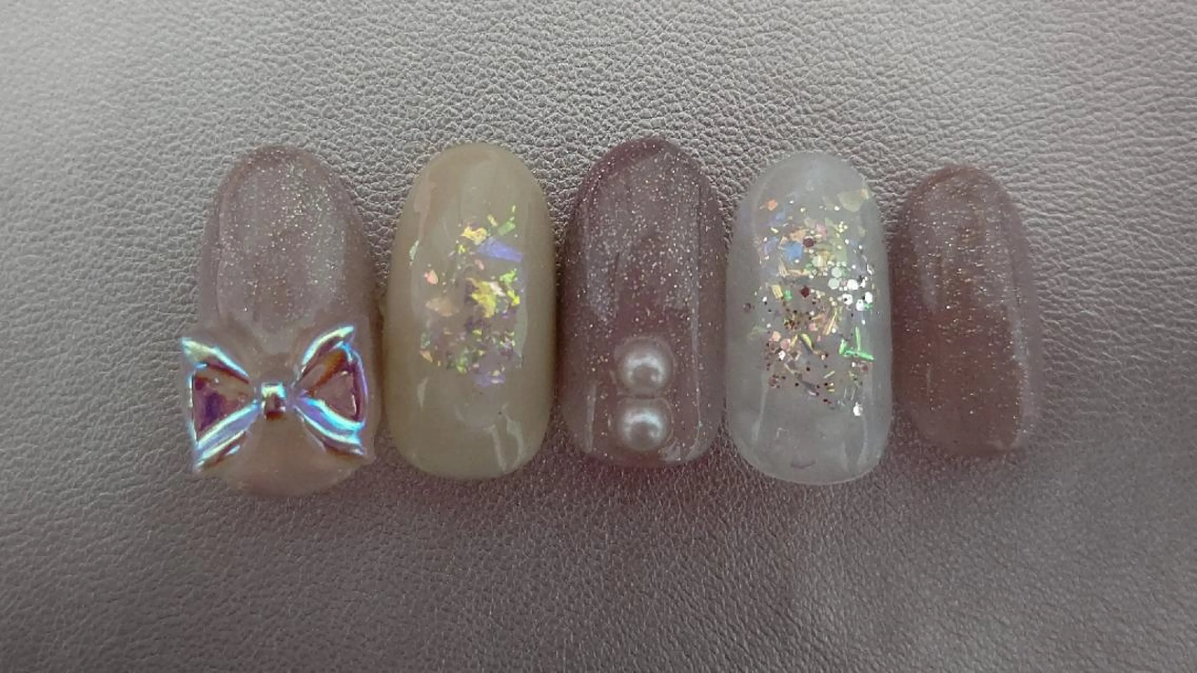 ネイル リボン ラヴィアン ローズのネイルデザイン