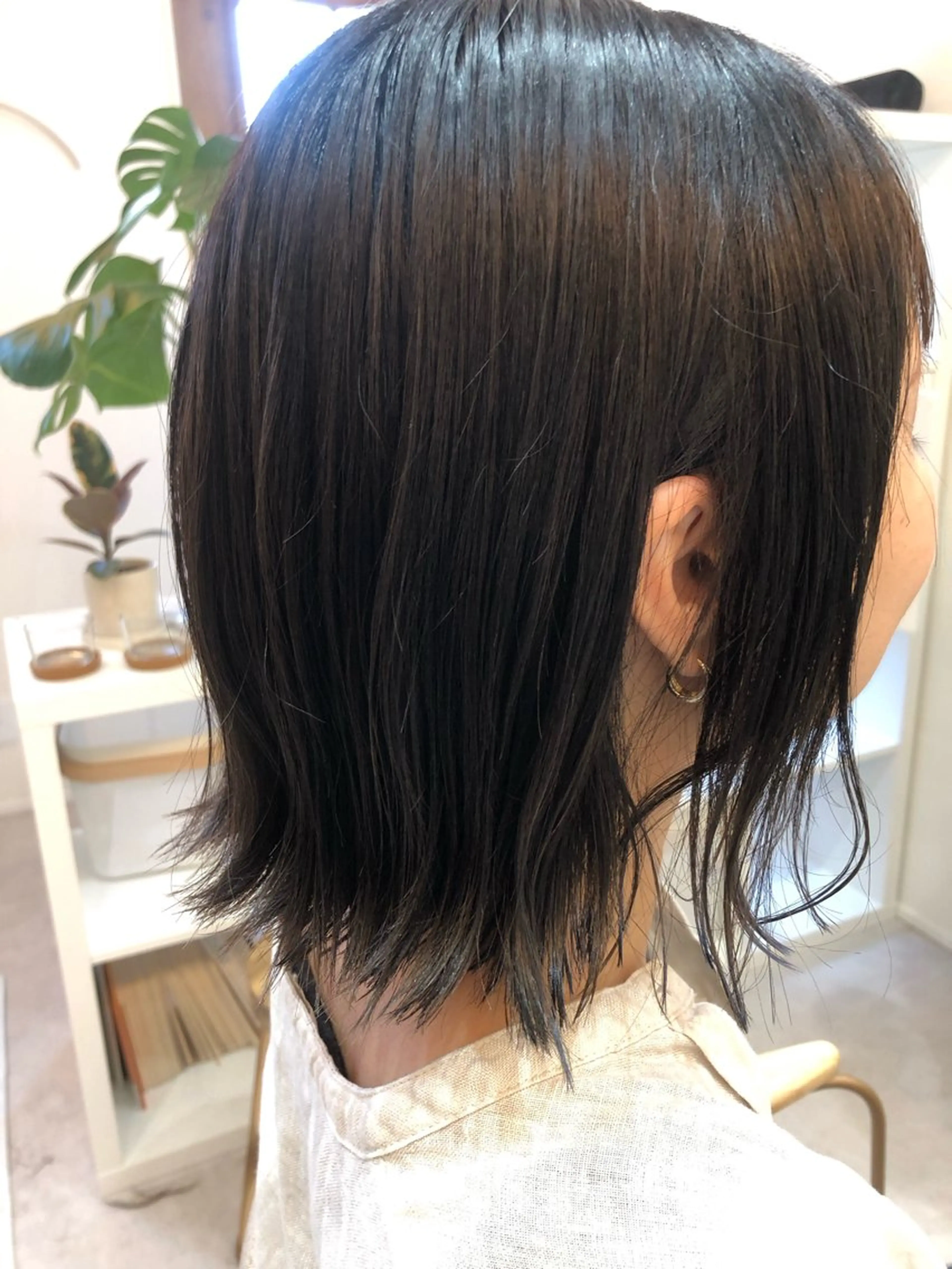 ミディアム カラー アッシュ ボブ カット ヘアカラー トリートメント sugi tomoのヘアスタイル