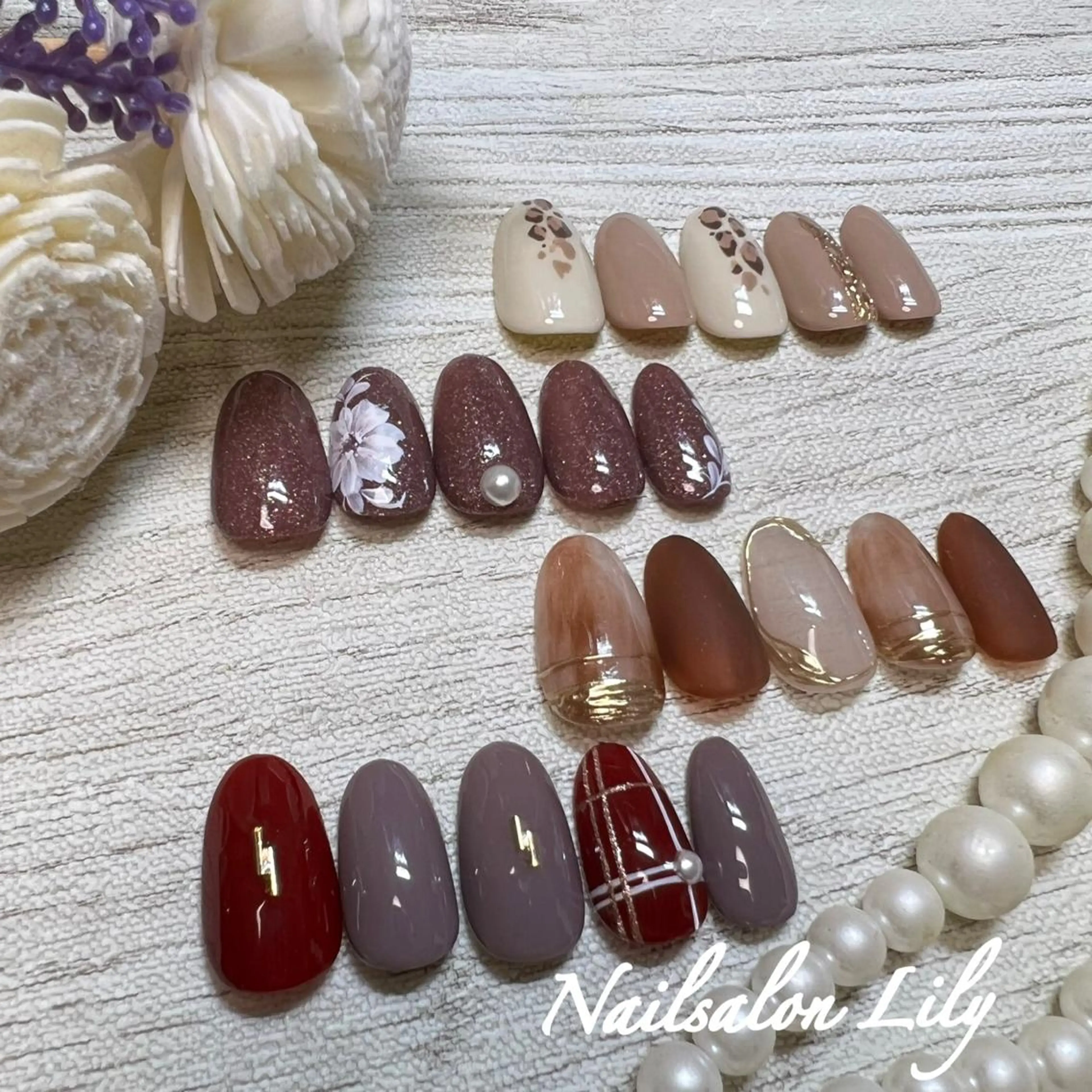 ネイル シンプルネイル Lily*nail 🌻Mii🌻のネイルデザイン