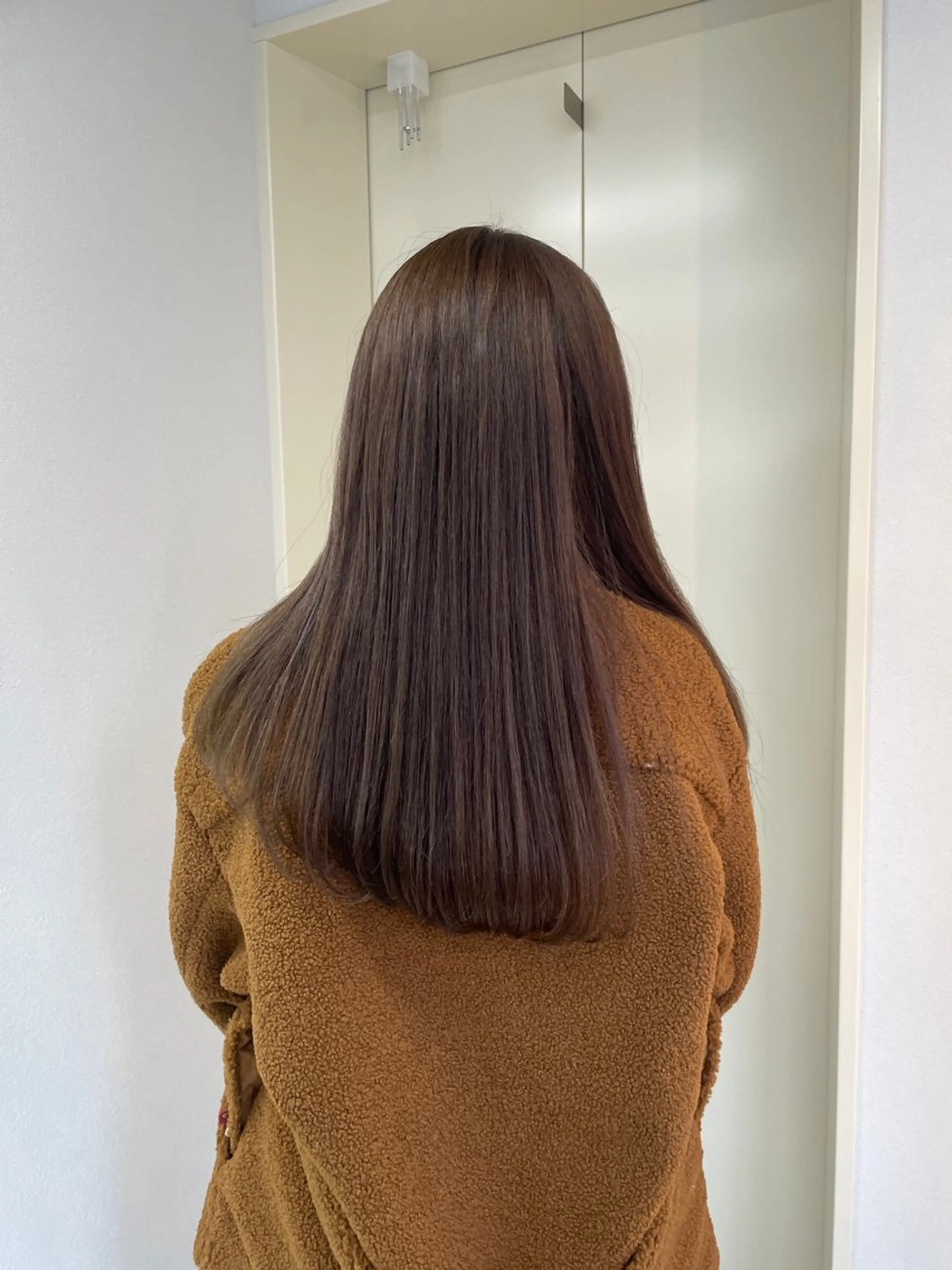 ミディアム ブリーチなし透明感 🪄aoi🤎のヘアスタイル