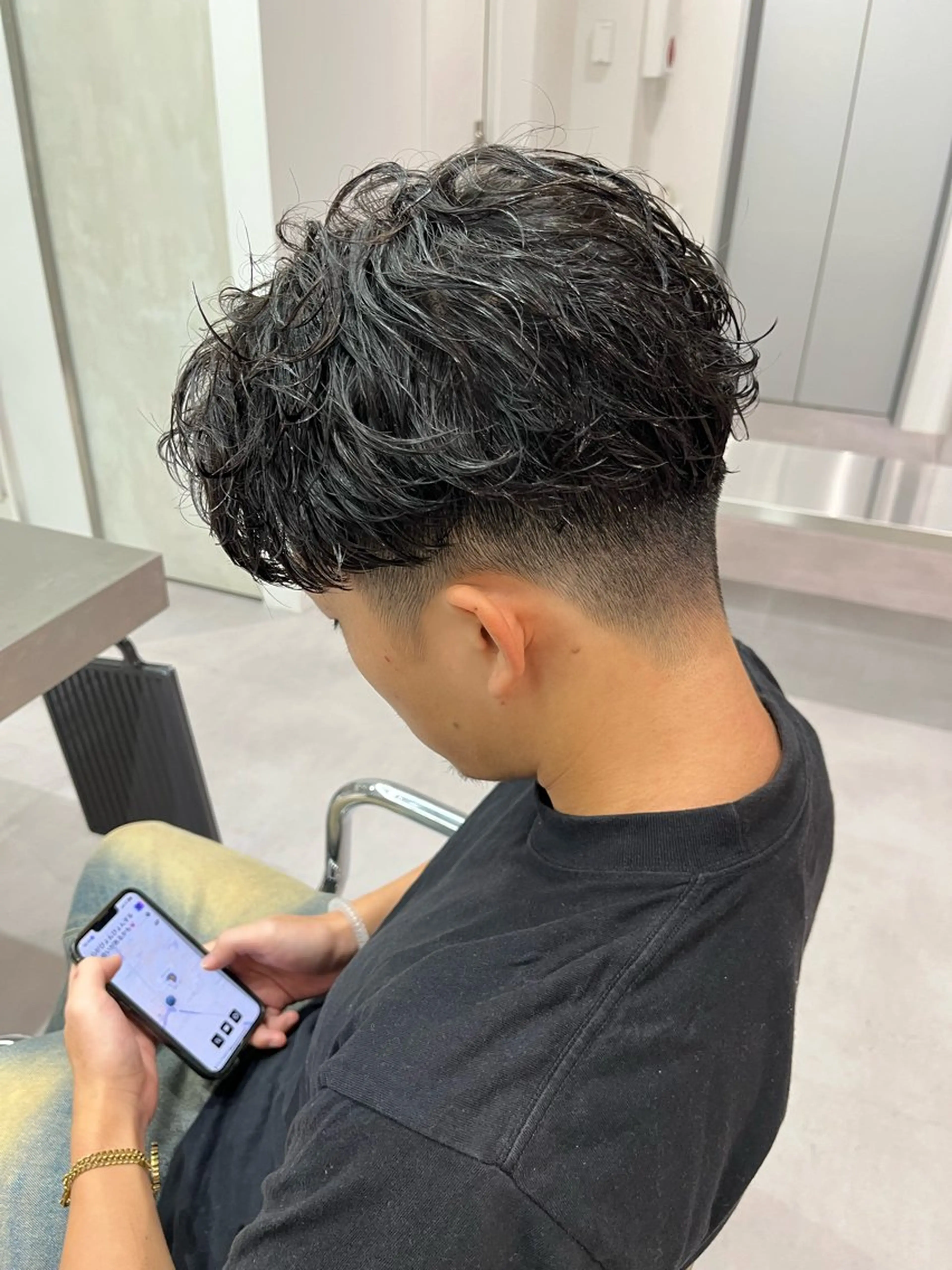 ショート パーマ メンズ ⚡メンズパーマフ ェードカットTomyのヘアスタイル