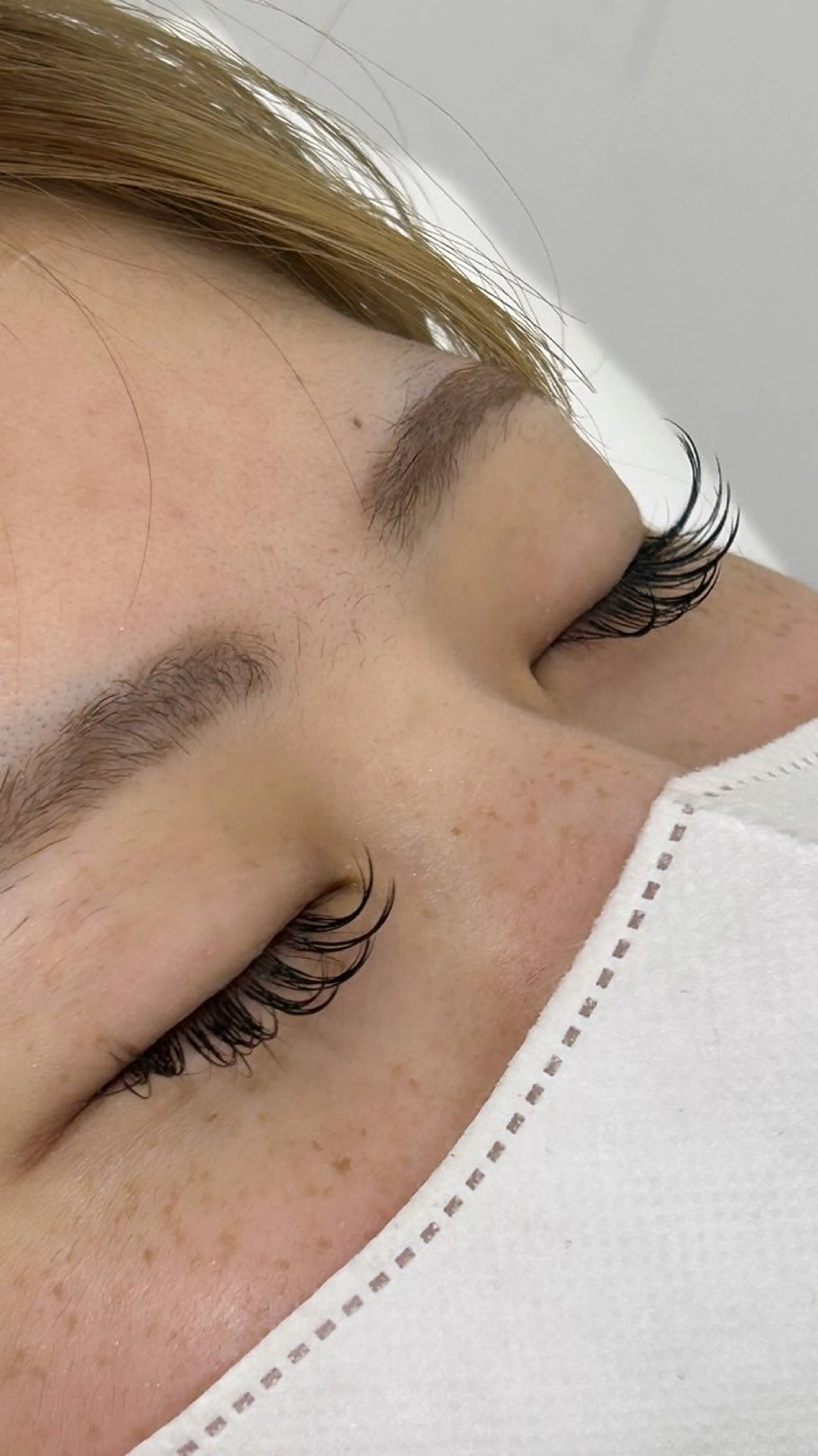 マツエク・マツパ Rinka🌷🩶 グレージュカラー🫧のマツエク・マツパデザイン