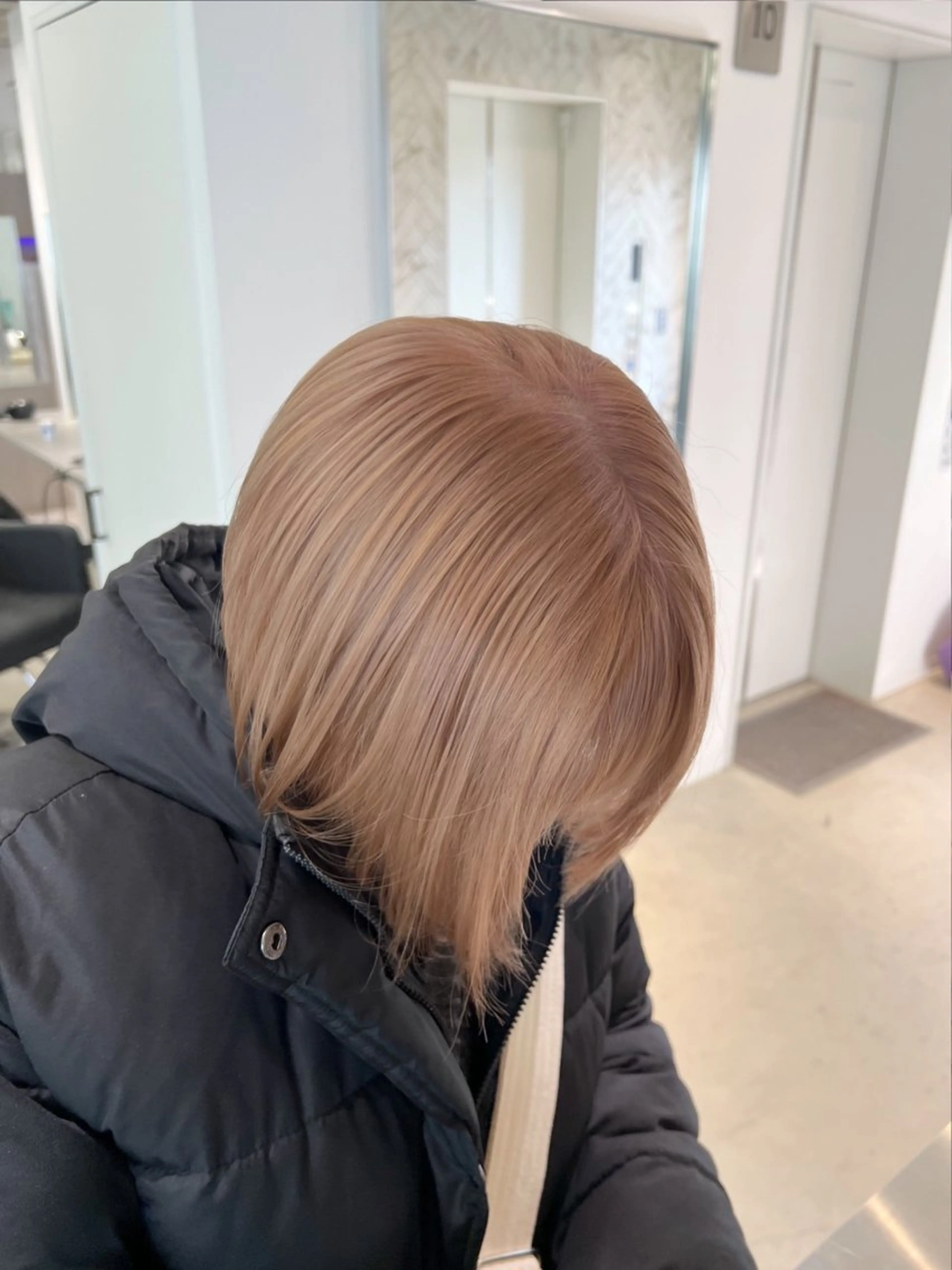 ショート カラー ヘアカラー トリートメント 艶ハイトーン‪‪🔆 ️️️安座間 希のヘアスタイル