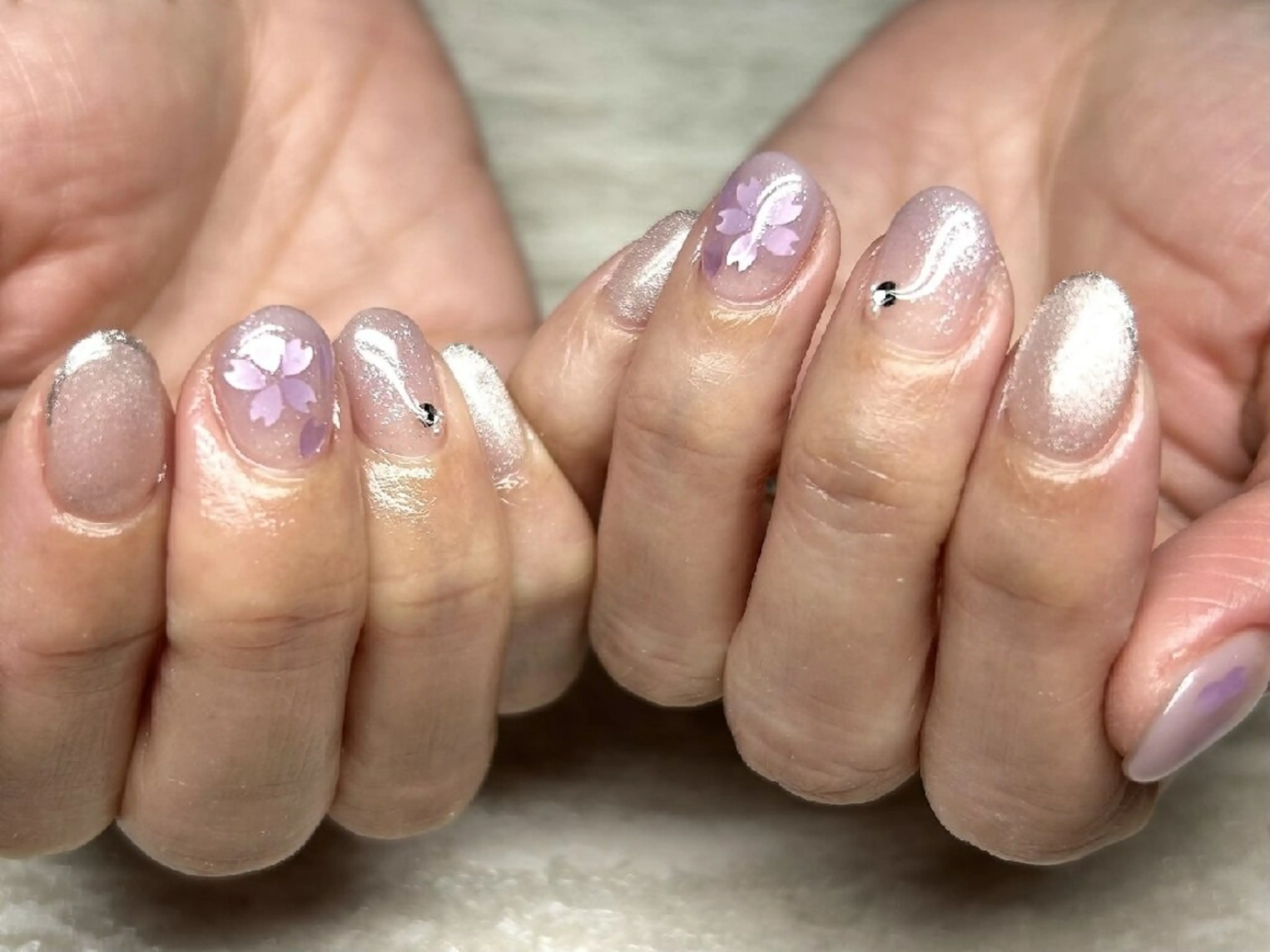 ネイル アートネイル 桜ネイル 入学式 卒業式 ホログラムネイル ハンドネイル JULIE NAILのネイルデザイン