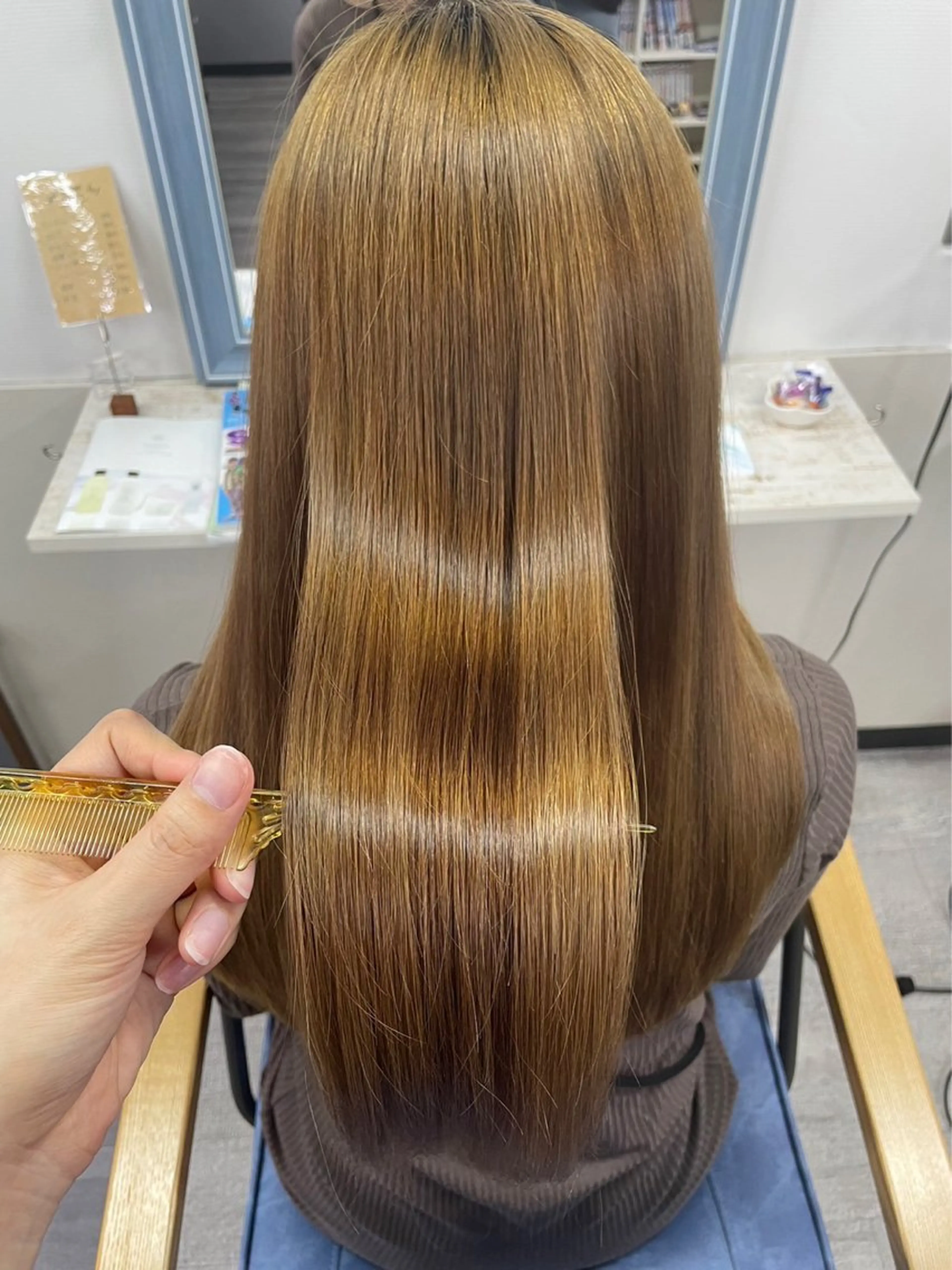 ロング カラー 坂井 水菜美のヘアスタイル