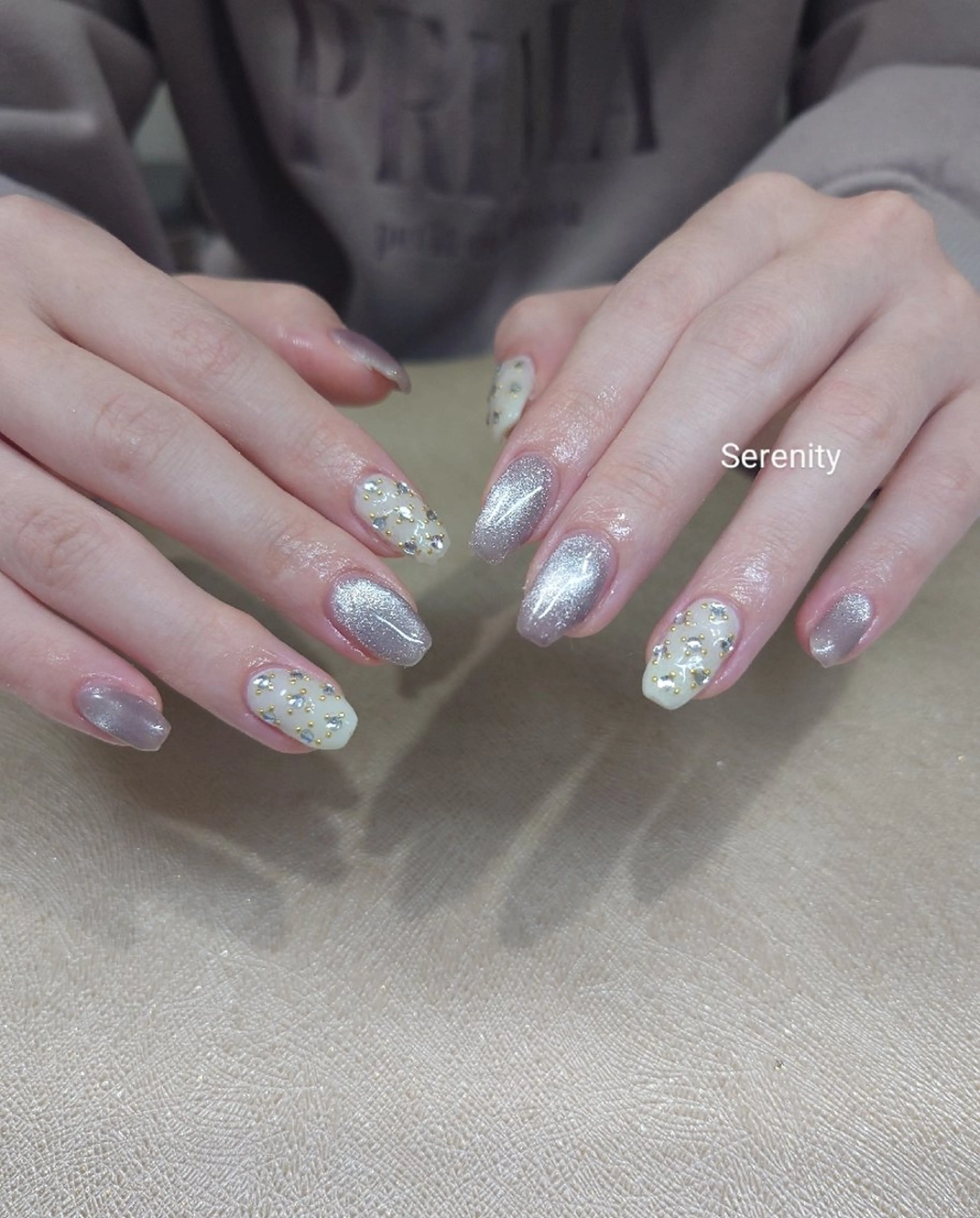 ネイル ブラウン マグネットネイル 持ち込み ストーンネイル nail  serenityのネイルデザイン