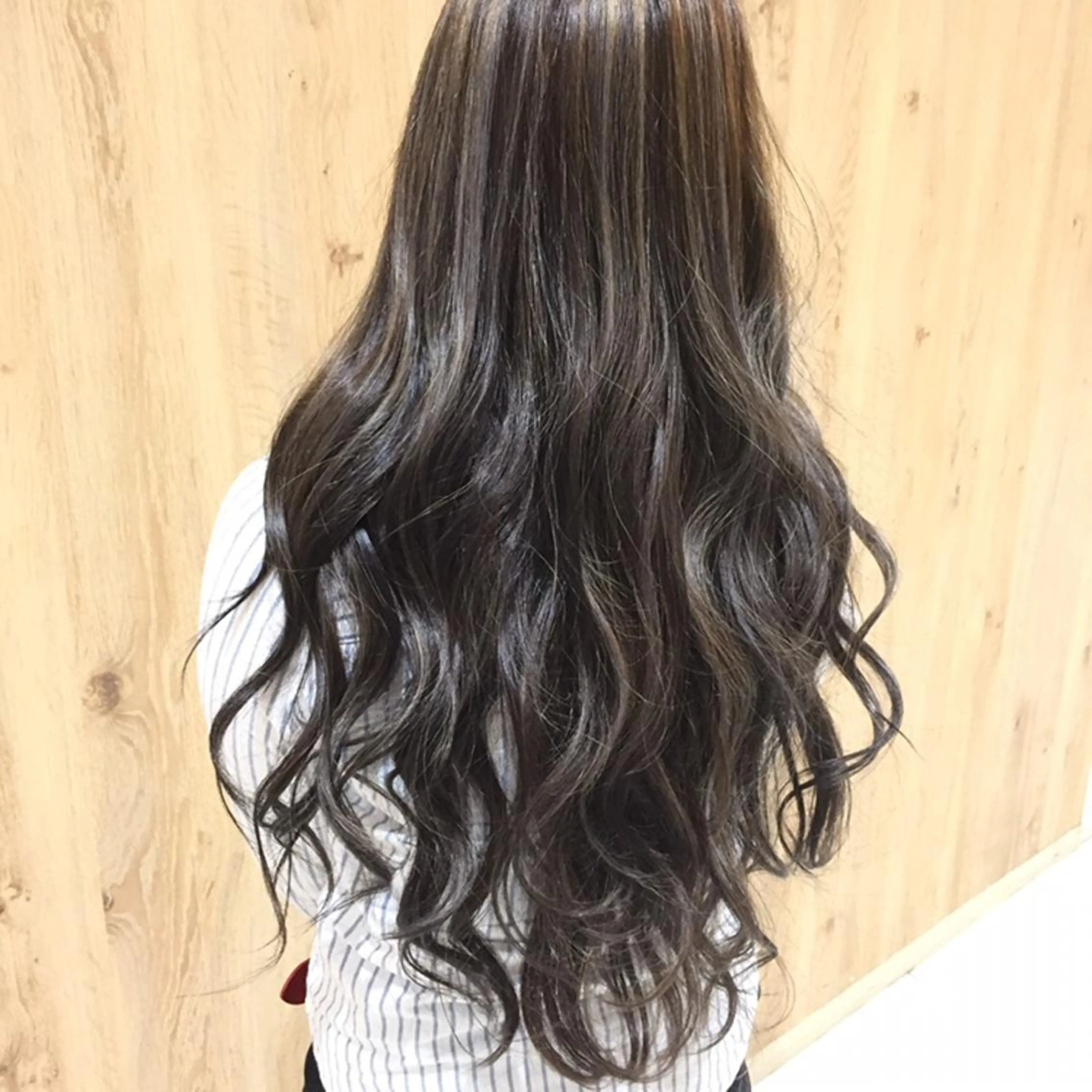 カラー ハイライトカラー 中林 由佳のヘアスタイル