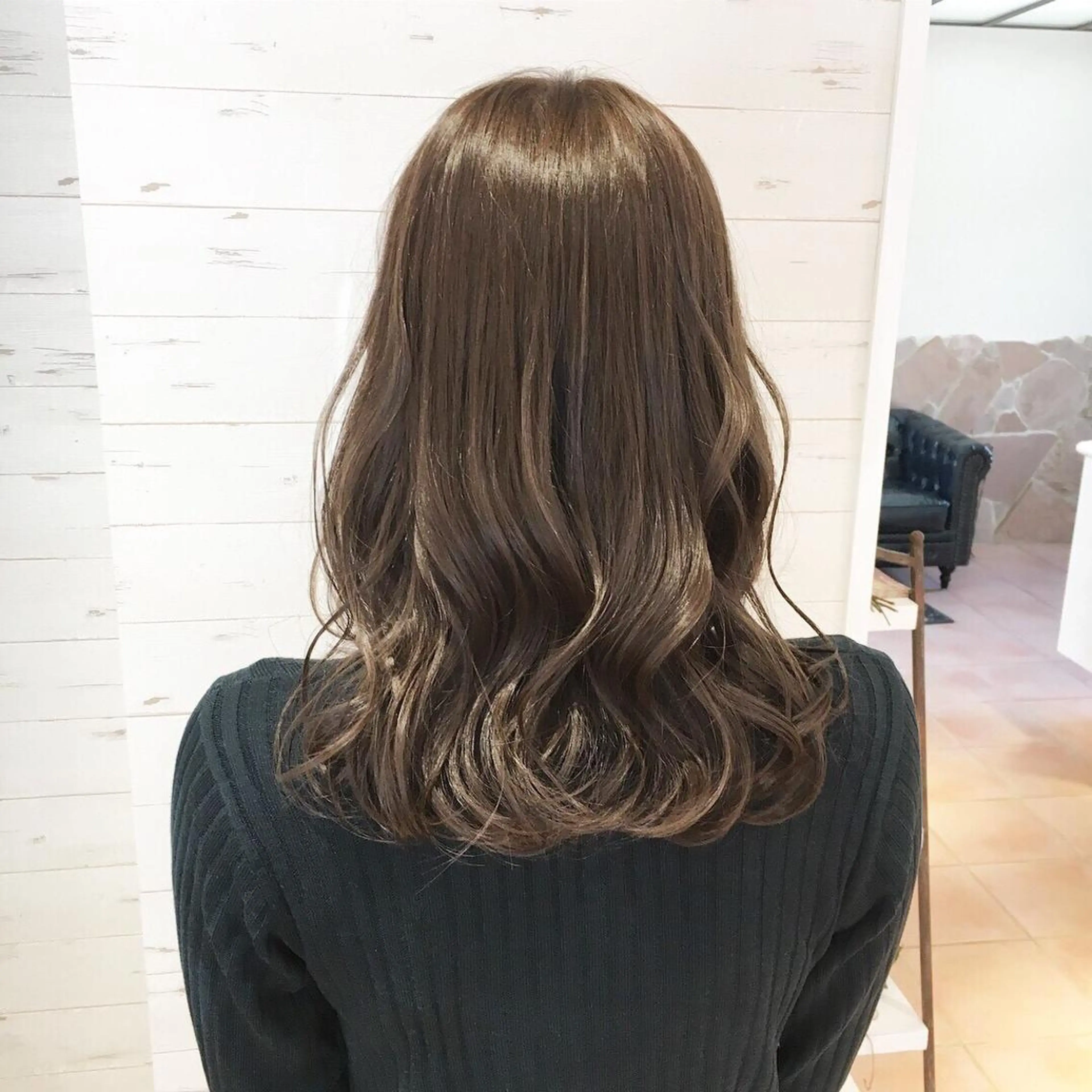 セミロング ミヤザキ タクトのヘアスタイル