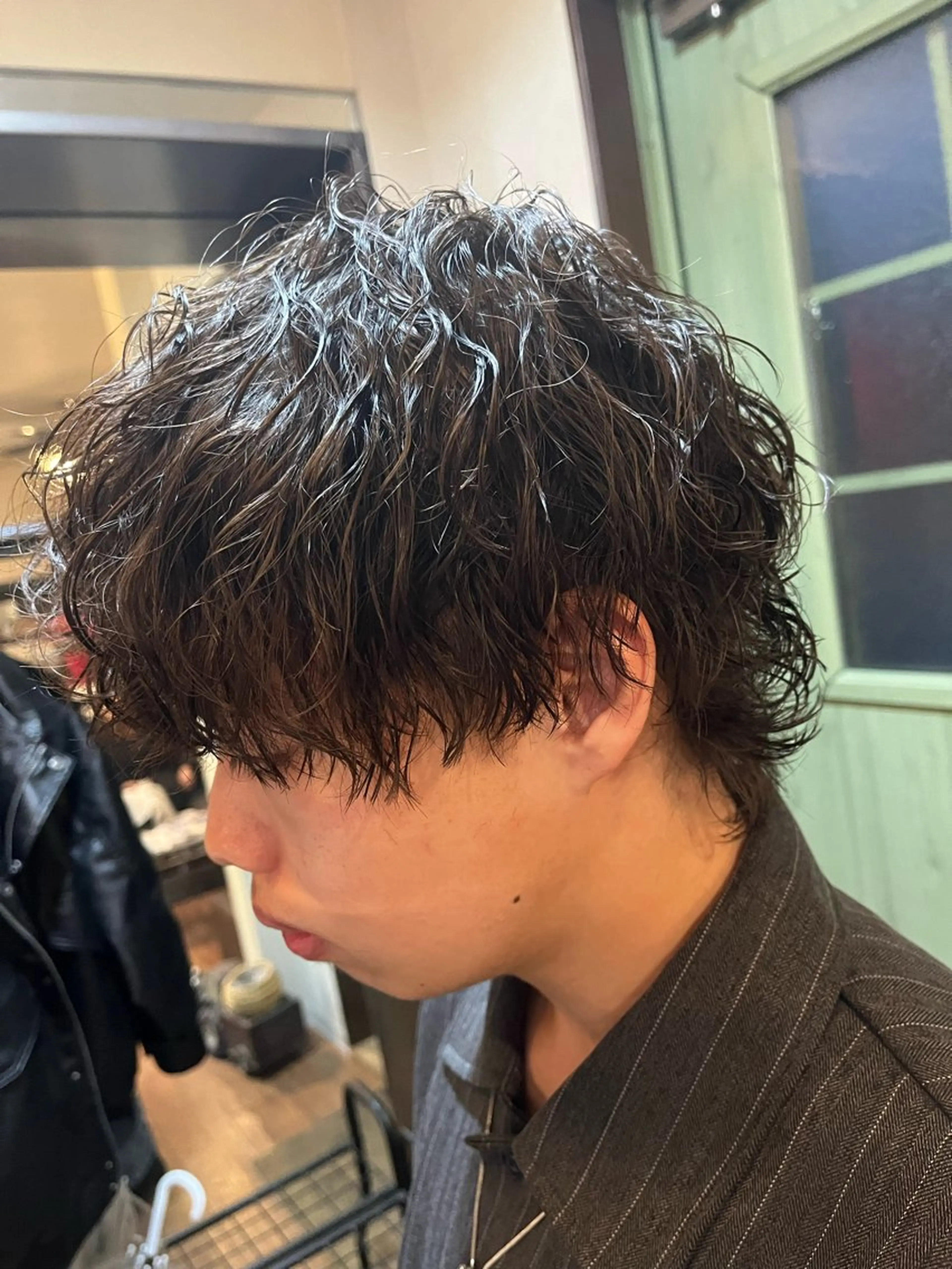 セミロング パーマ メンズ 波巻きパーマ メンズウルフカット ウルフカット パーマが得意な【最高 悠斗】のヘアスタイル