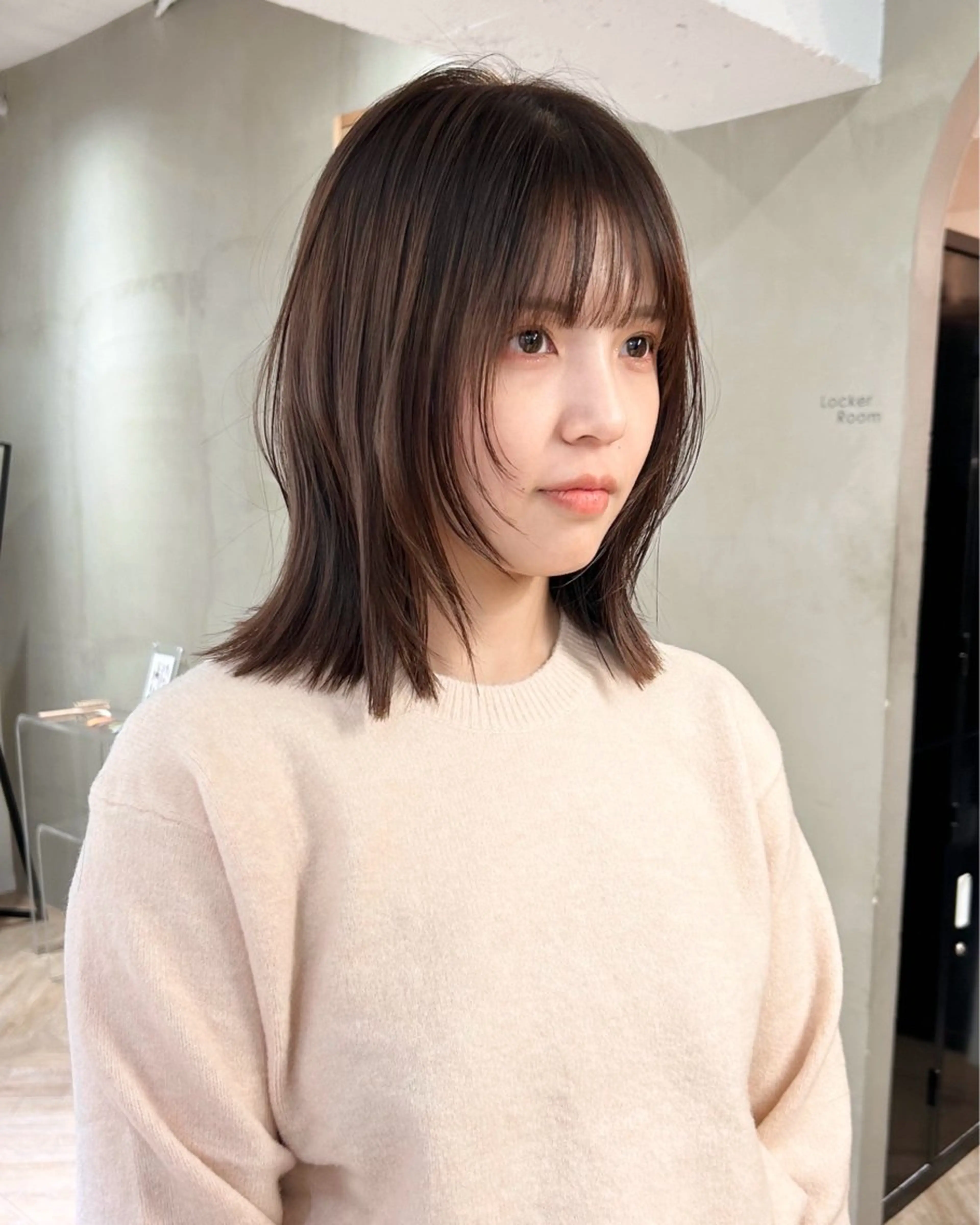 ミディアム カラー ブラウンカラー 顔まわりレイヤー 顔周りカット ハッシュカット レイヤーカット レイヤーカット/栄/ 顔周り/キトウモエノのヘアスタイル