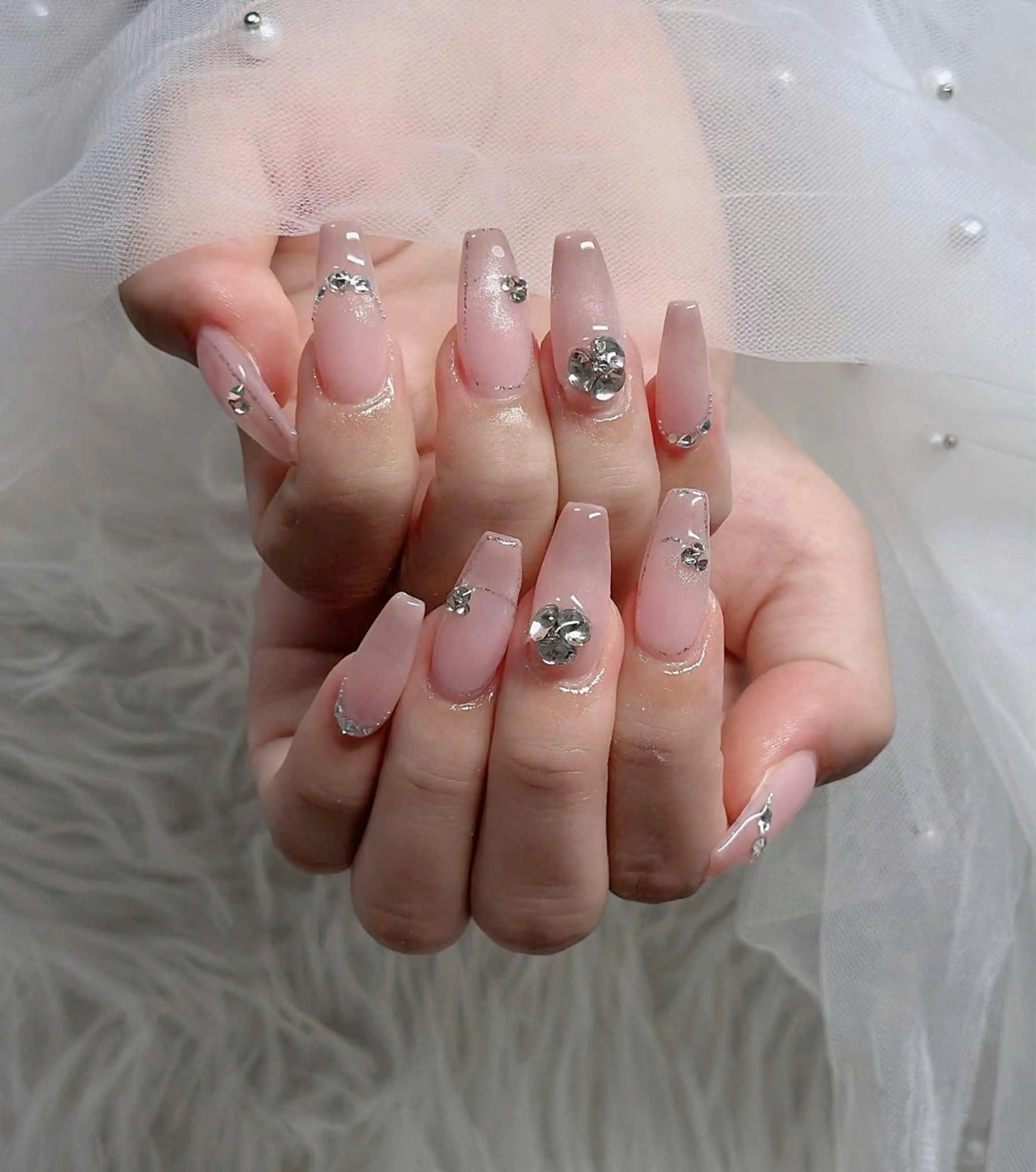 ネイル オーロラネイル フレンチネイル ジェルネイル ハロウィン キラキラネイル ハンドネイル H.baby Nail Salonのネイルデザイン