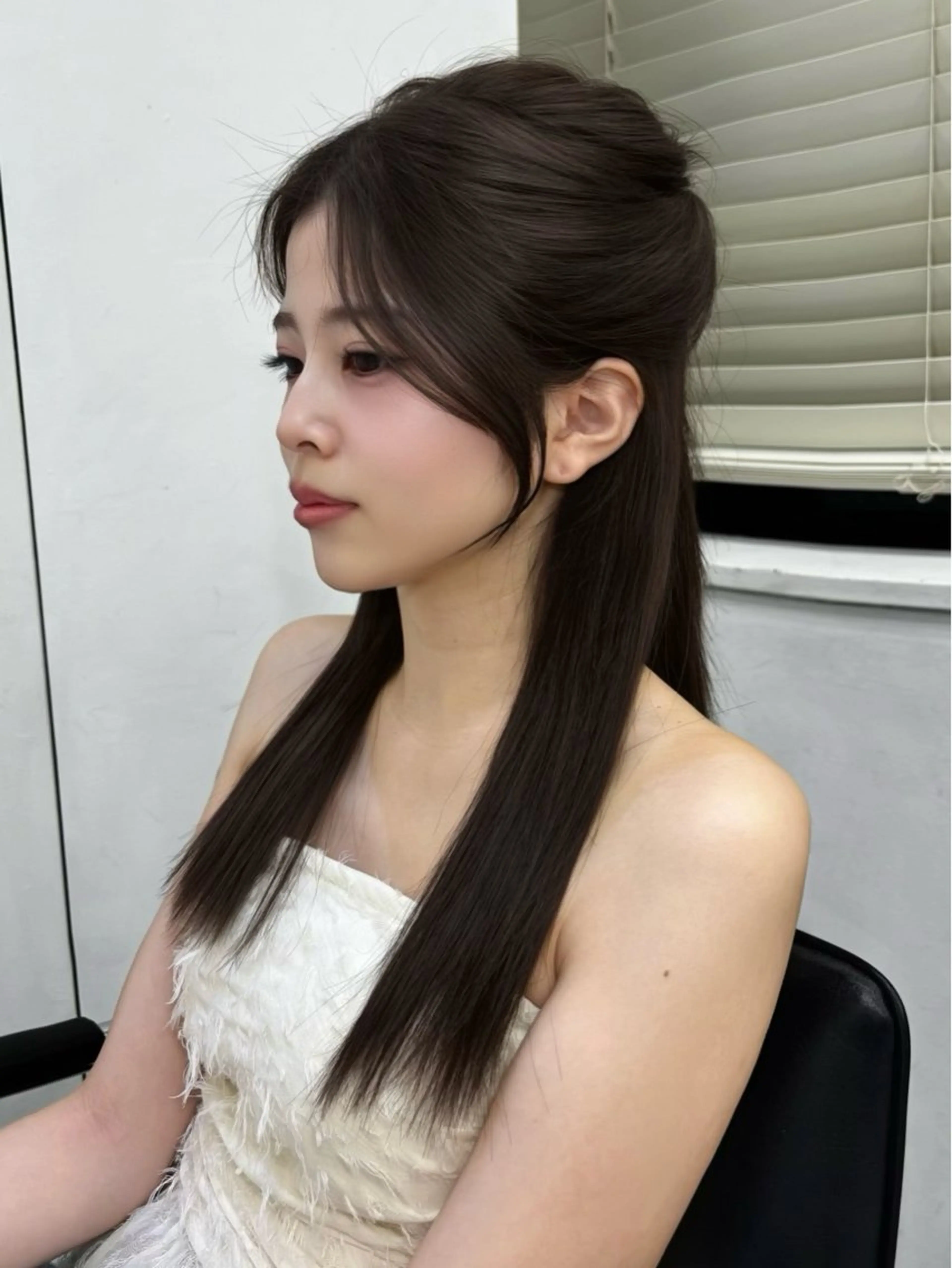 ロング 顔まわりレイヤー 顔周りカット ハッシュカット 髪質改善 韓国風ヘア 岡田 聖蘭のヘアスタイル