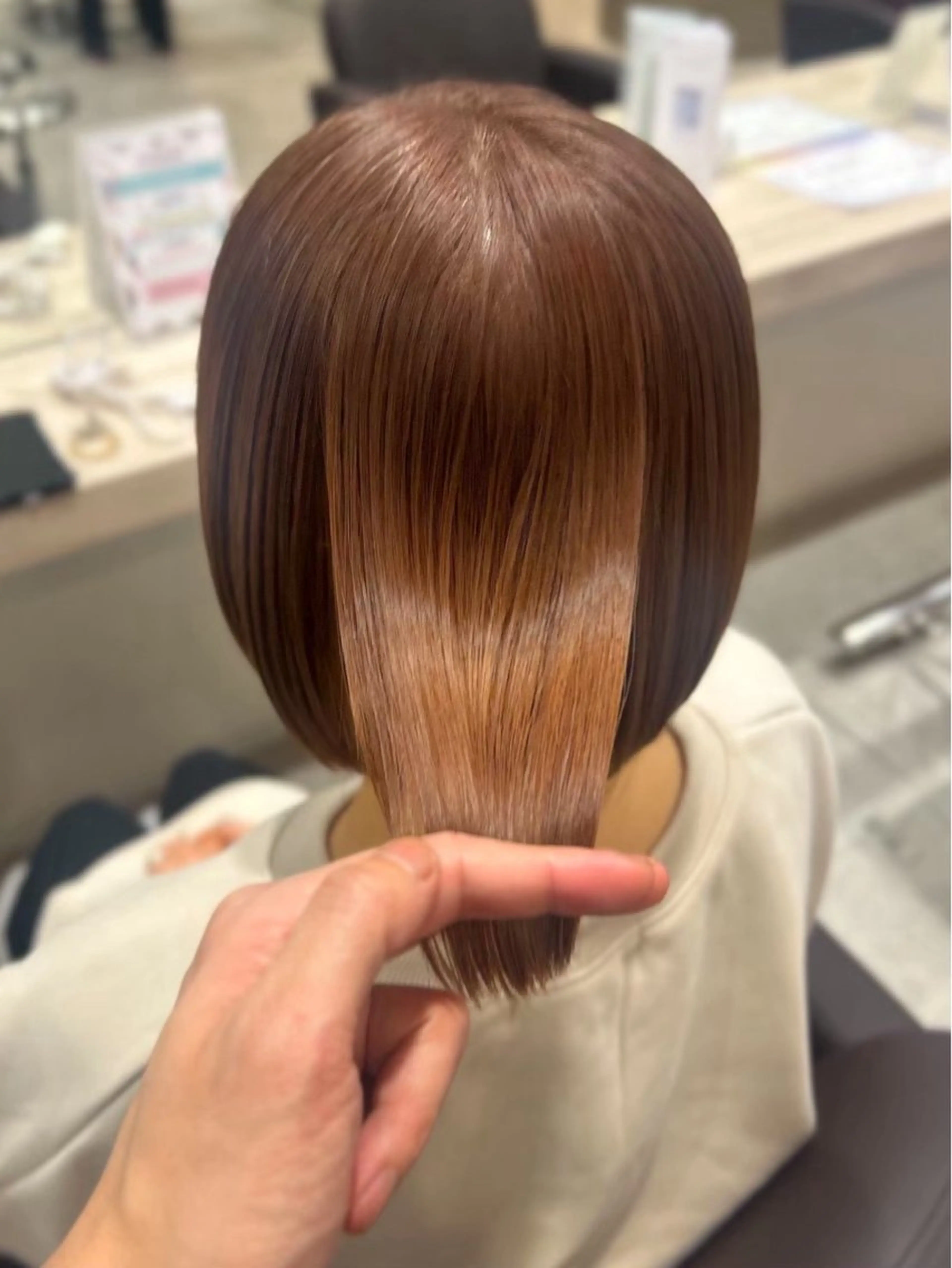 ショート カラー 後藤 こなんのヘアスタイル