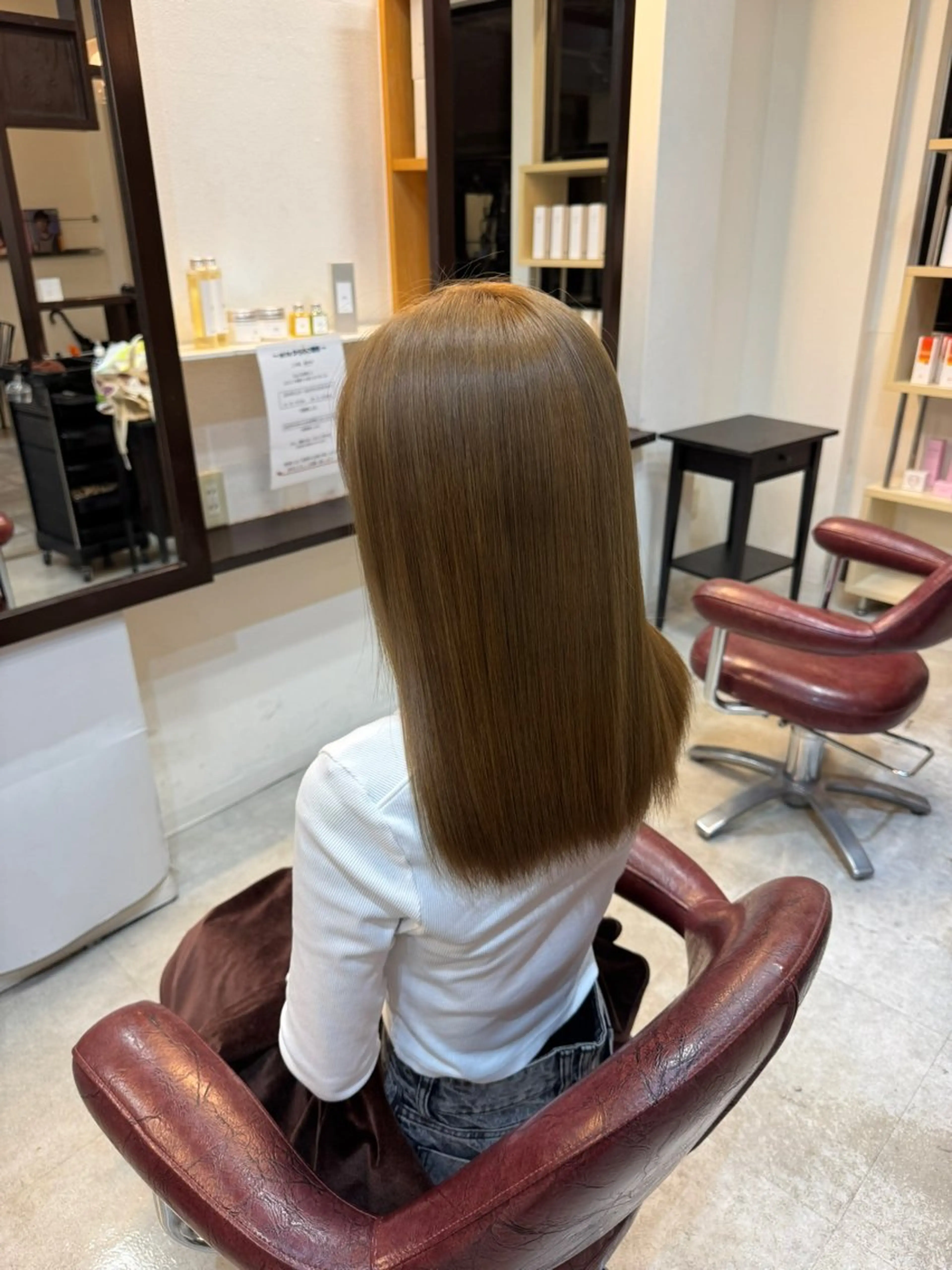 ミディアム 切りっぱなしボブ ボブ ハイライト 髪質改善 縮毛矯正 ヘアカラー カツモト マナ🍒のヘアスタイル