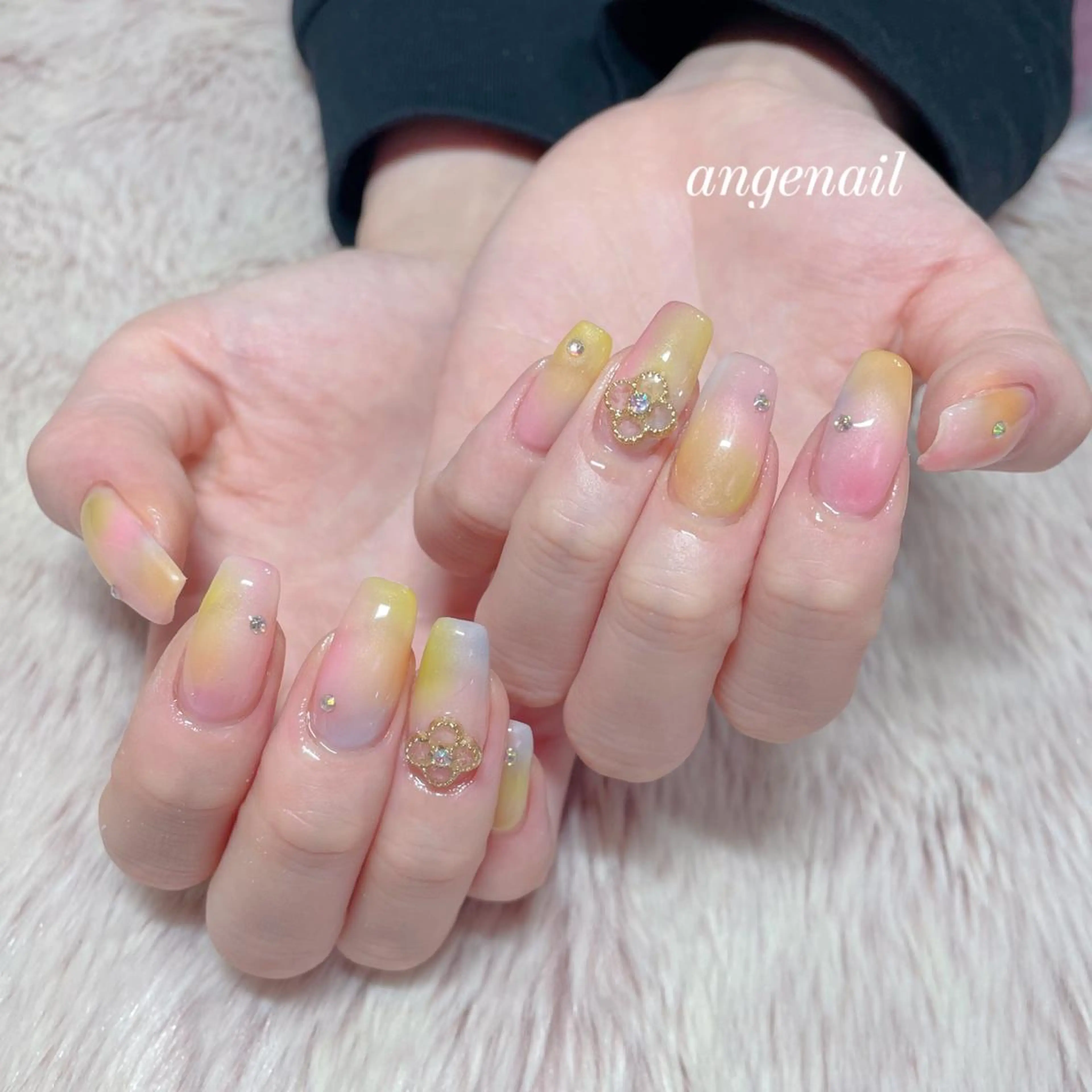 ネイル ハンドネイル オーナーネイリスト MAKIのネイルデザイン