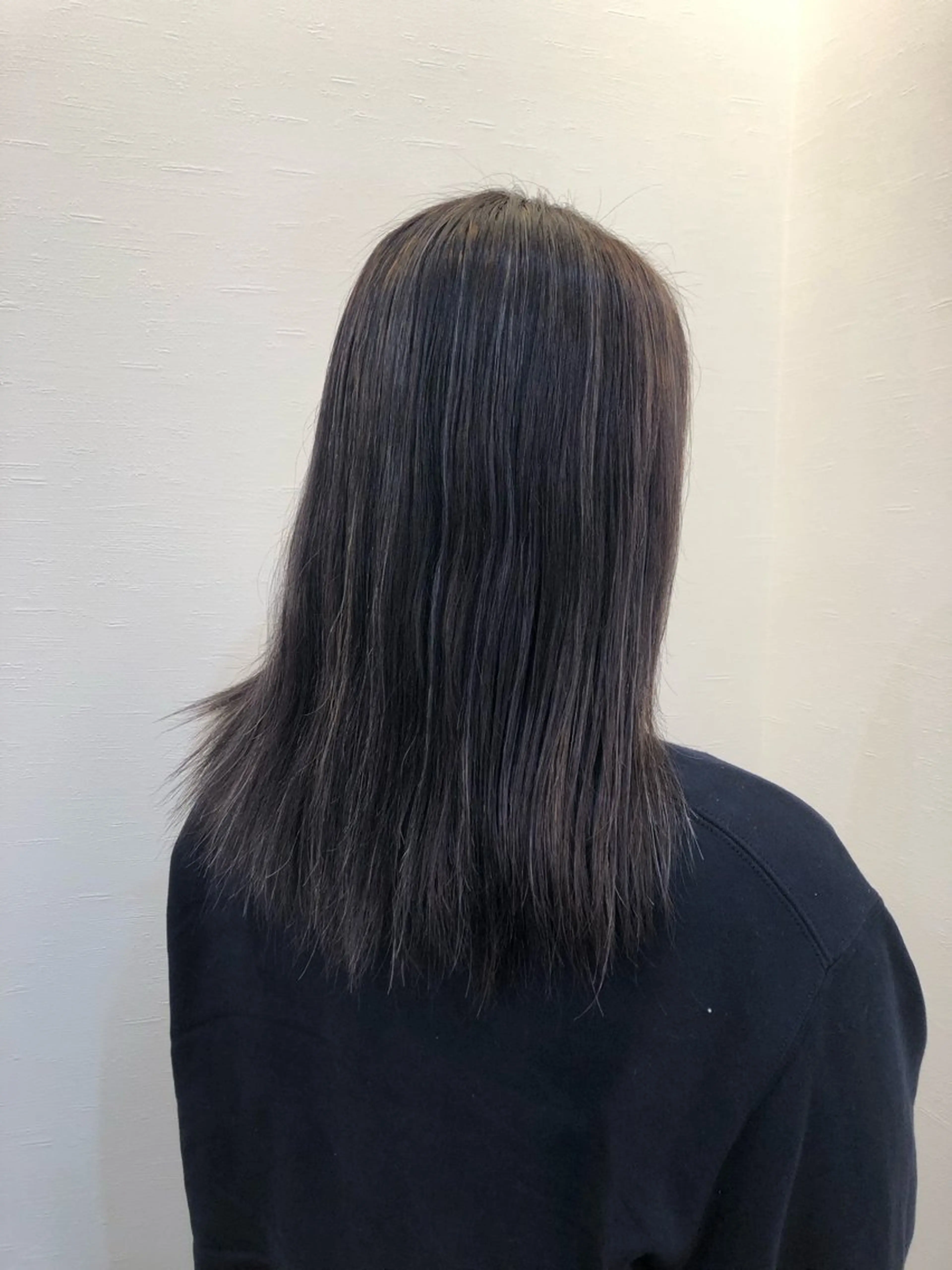 カラー ツノガイ エリのヘアスタイル