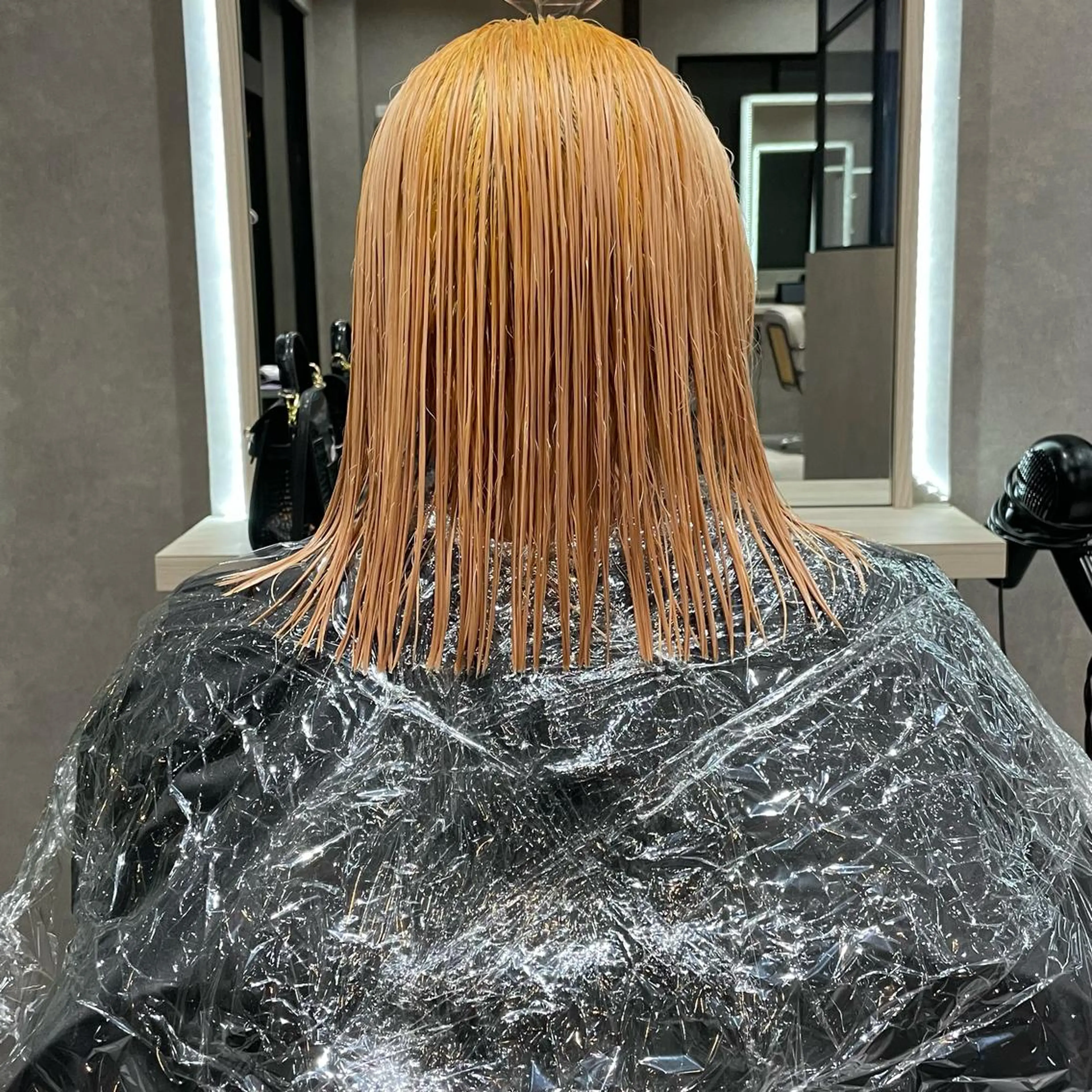 ミディアム カラー ブリーチ ダブルカラー ハイトーンカラー はちすか るかのヘアスタイル