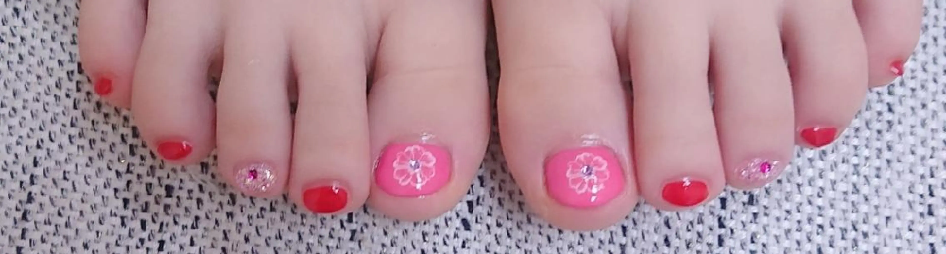 ネイル 🍒当日もOK🍒 𝑳𝑼𝑵𝑨花井のネイルデザイン