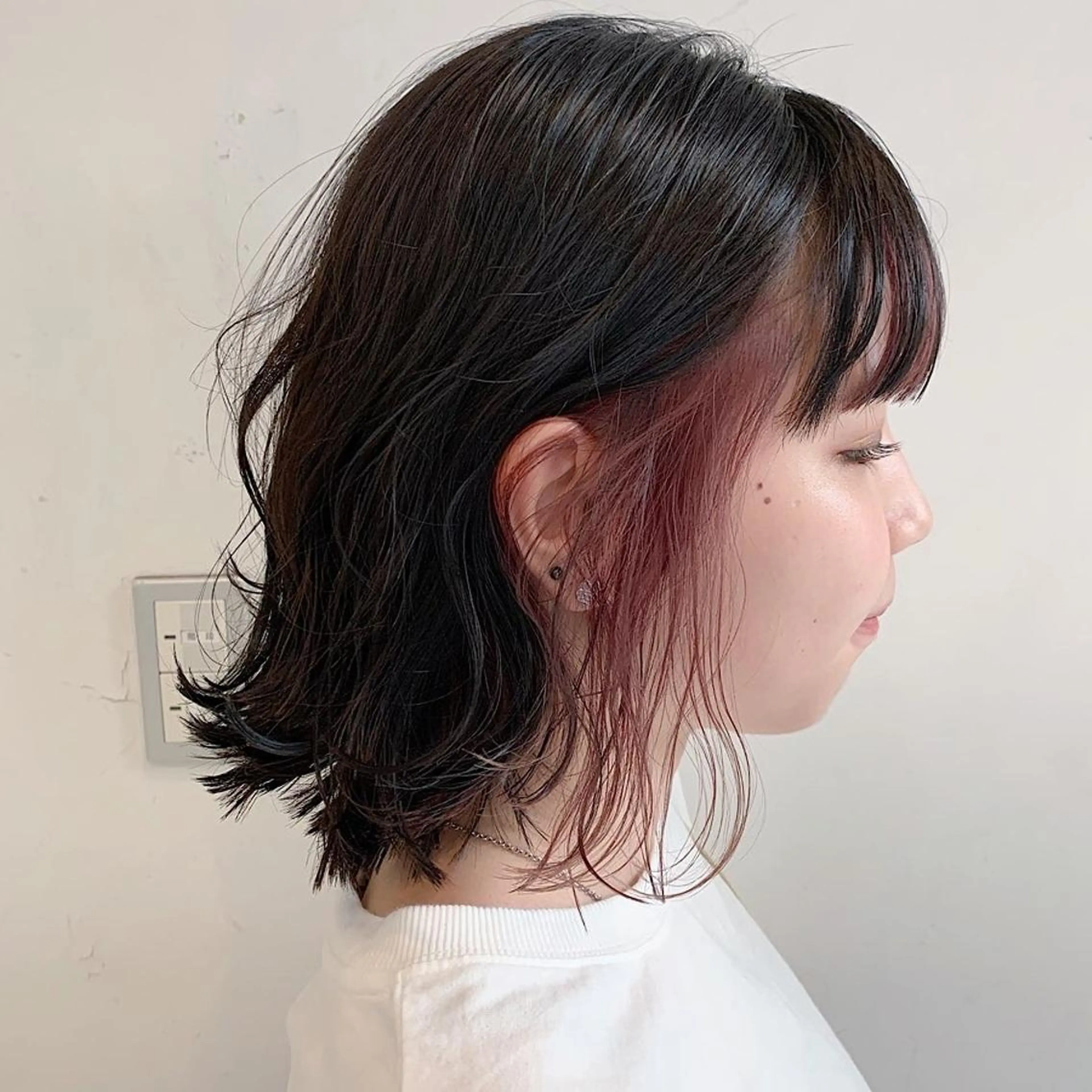ミディアム カラー イヤリングカラー インナーカラー ヘアカラー 似合わせカットカラー ♡佐藤捺美のヘアスタイル