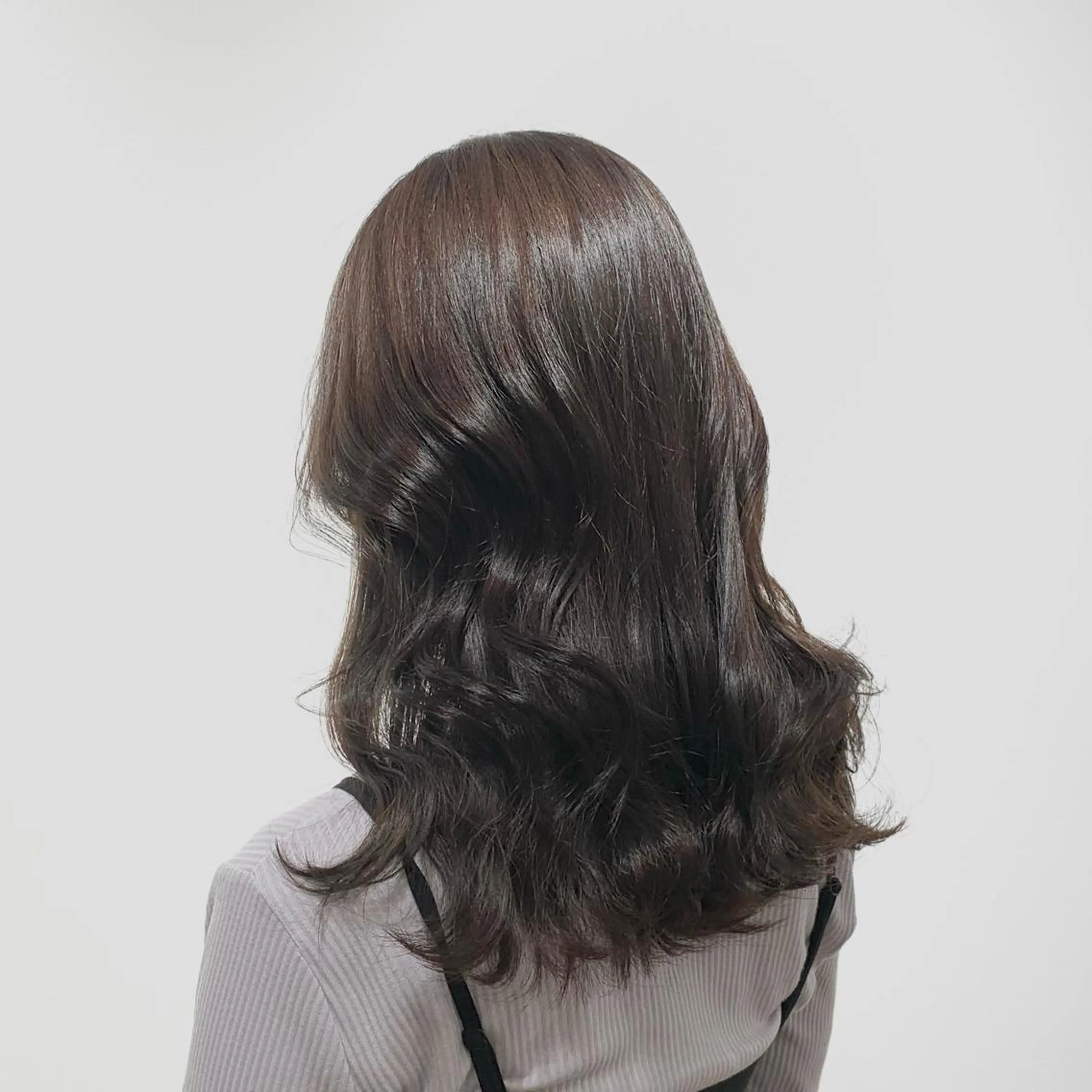 セミロング カラー ヘアアレンジ キヨミ 韓国レイヤーカットのヘアスタイル