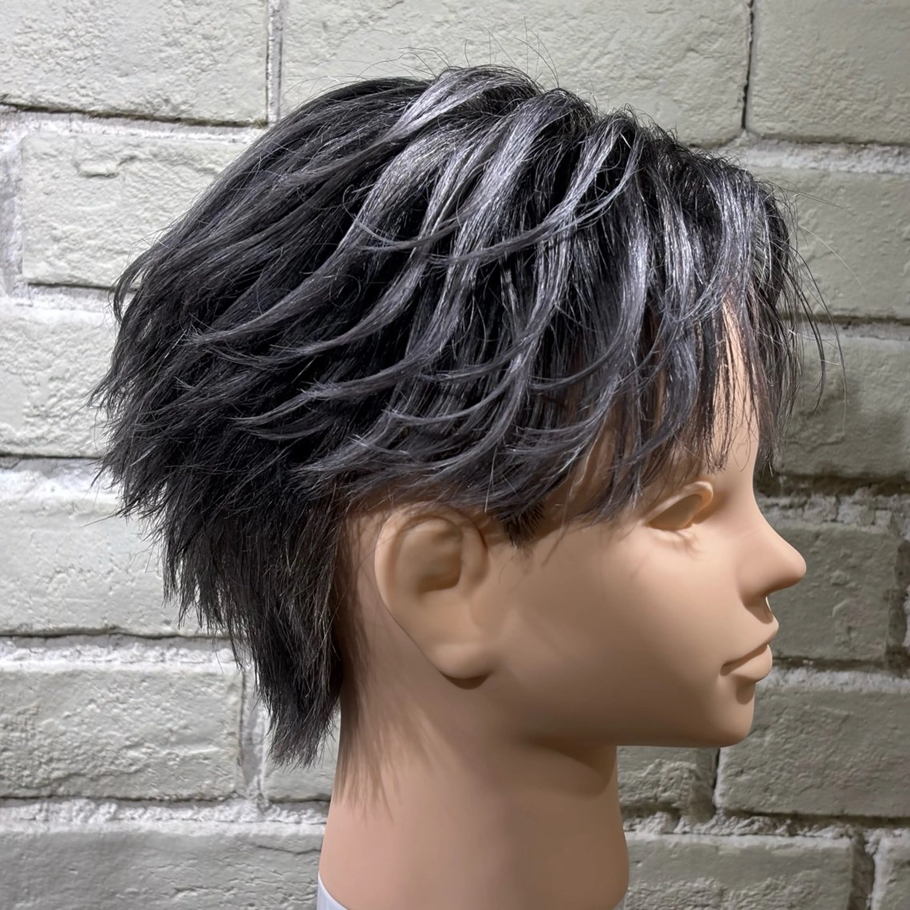 ショート カラー メンズ メンズバレイヤージュ メンズブリーチ バレイヤージュ ベージュカラー ブリーチ カット ヘアカラー メンズ特化カットパー マカラー坂田柊のヘアスタイル