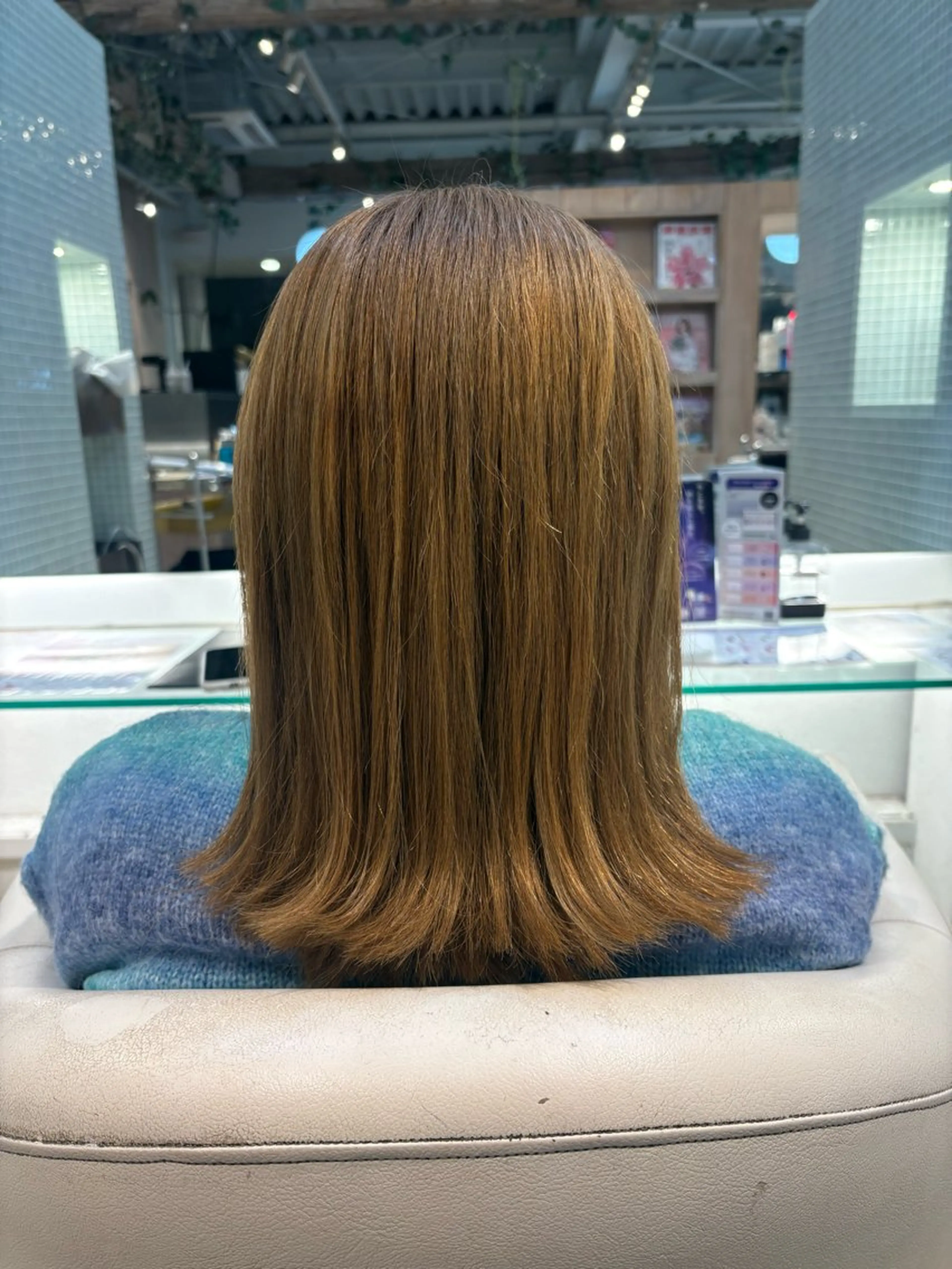 セミロング カラー ブリーチ OXCREATION kanaのヘアスタイル