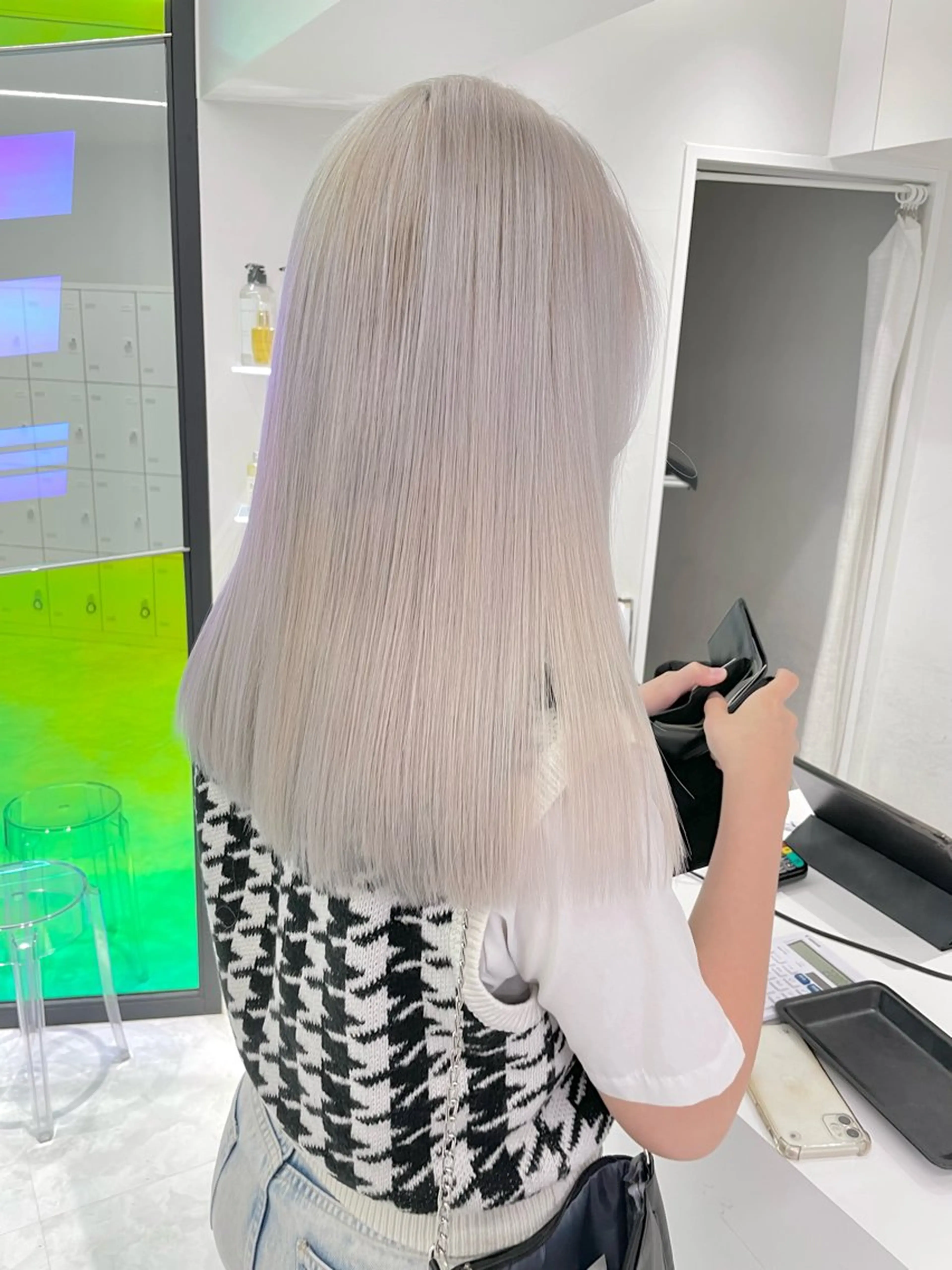 セミロング カラー ヘアカラー 🤍💕ブリーチカラ ーAyaka💕🤍のヘアスタイル