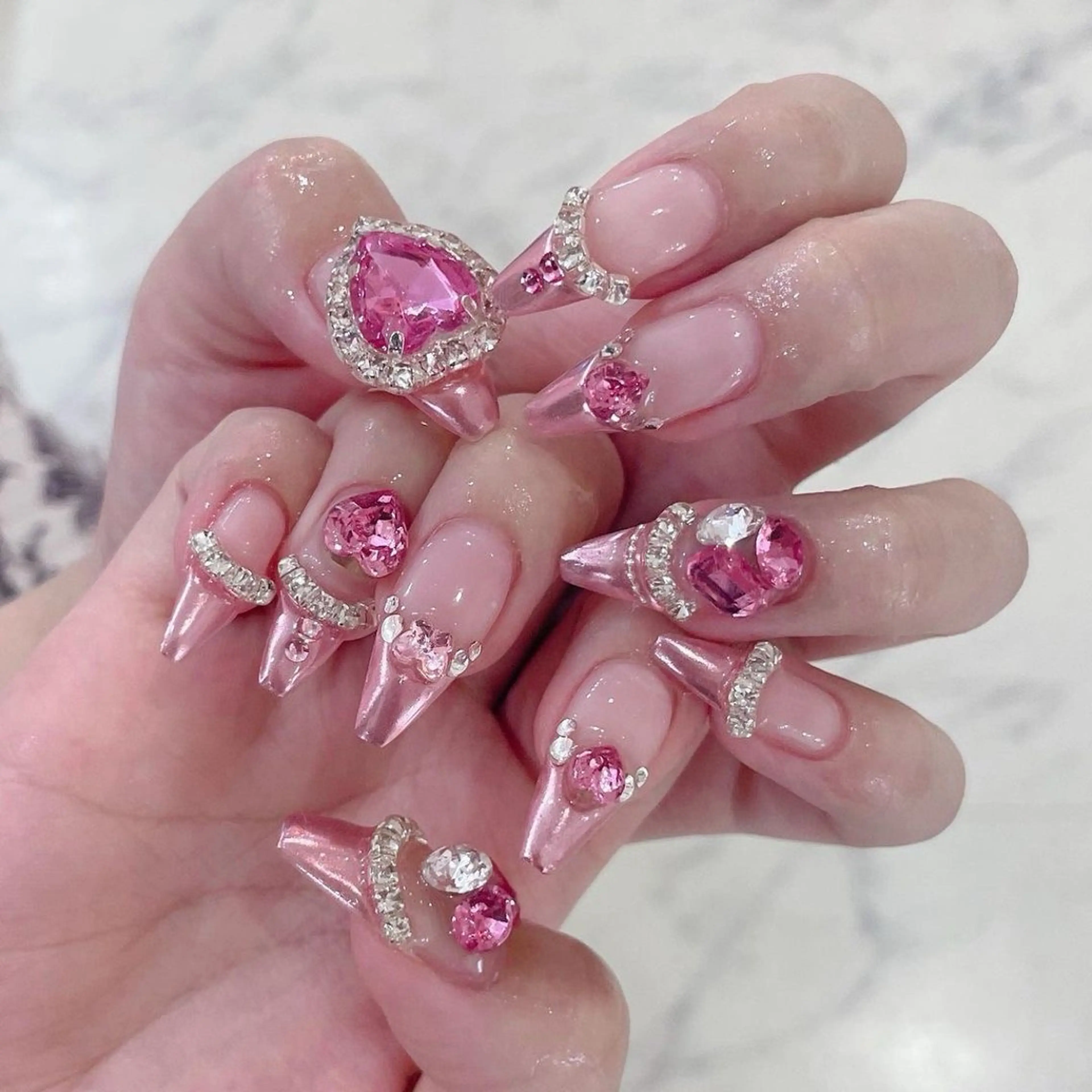ネイル 長さ出し フレンチネイル 韓国ネイル 赤色 ネイルチップ ハンドネイル Lee Nailsのネイルデザイン