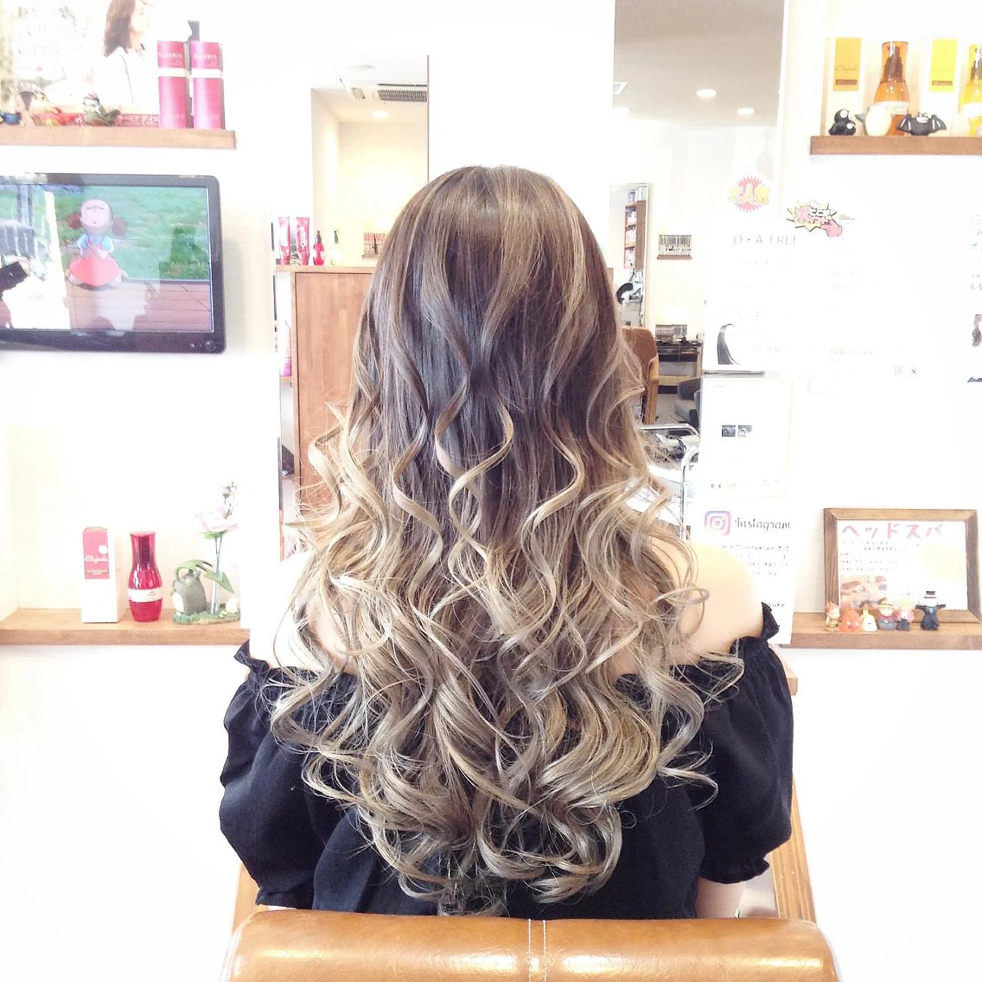 ロング カラー アディクシーカラー ダブルカラー ハイライトカラー イルミナカラー 3Dハイライト カット ヘアカラー トリートメント 辨天 勇介のヘアスタイル