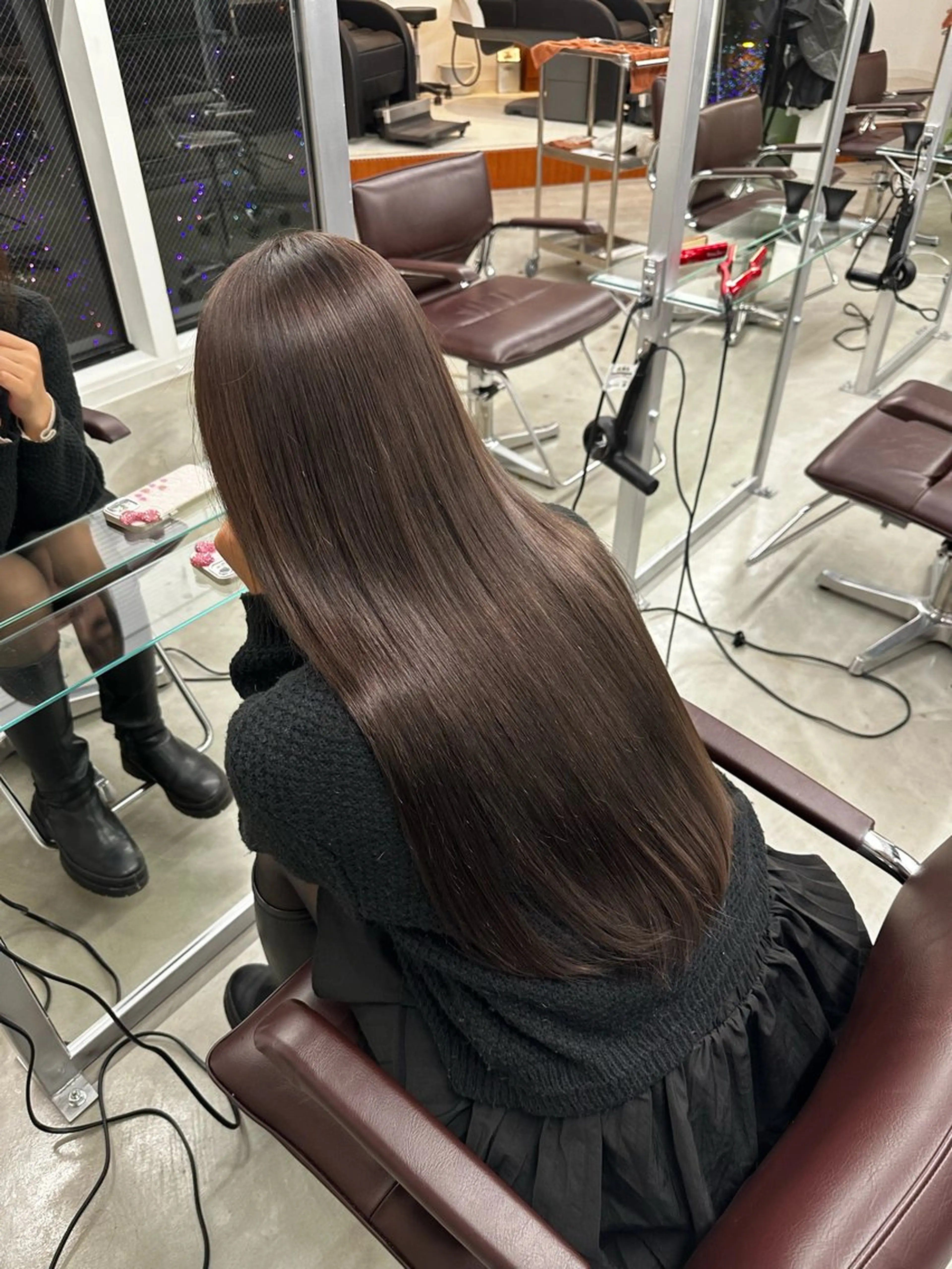 ロング タマシロカリン 艶カラー/レイヤーのヘアスタイル