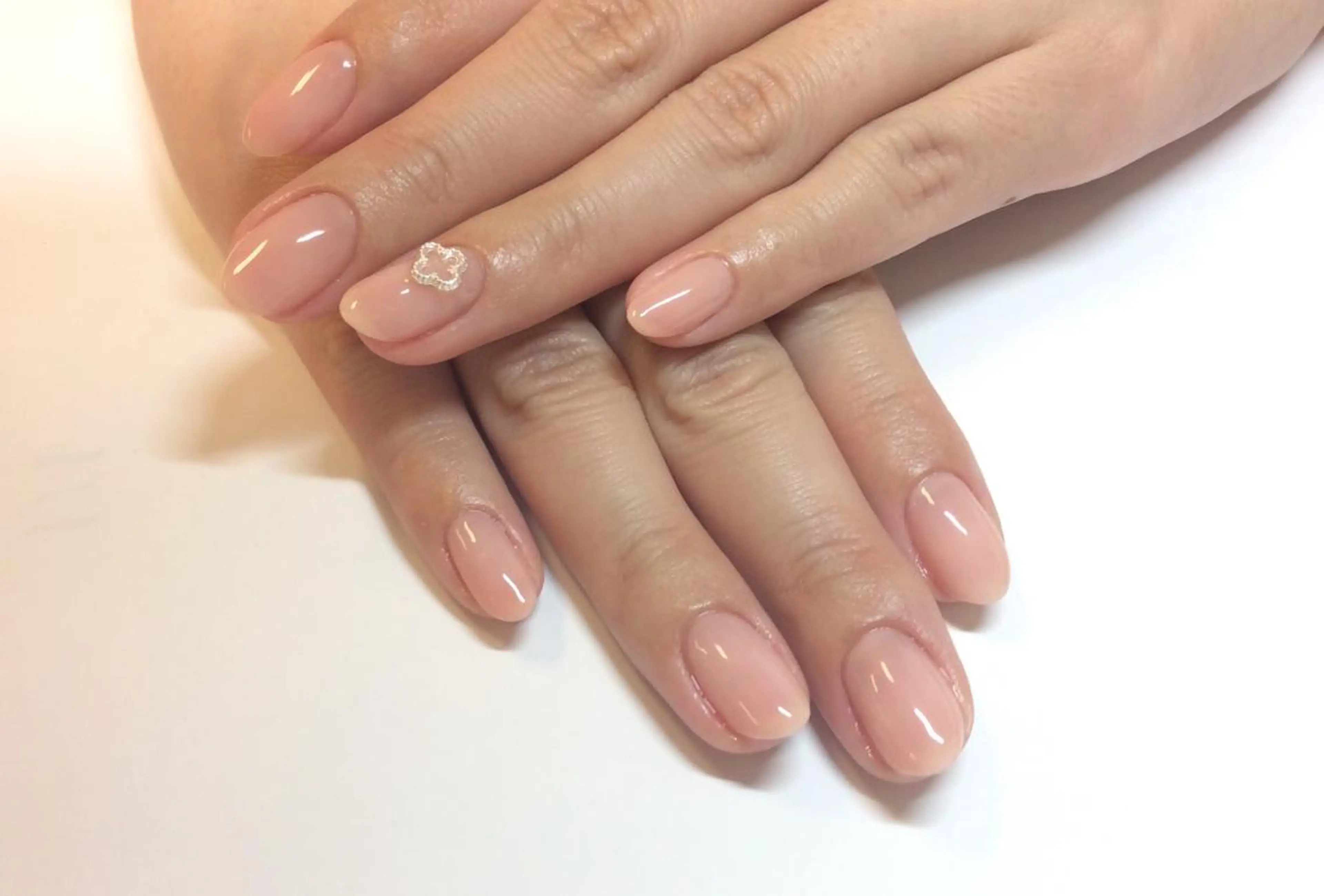 ネイル ワンカラーネイル 新橋 ルキナ スタッフのネイルデザイン