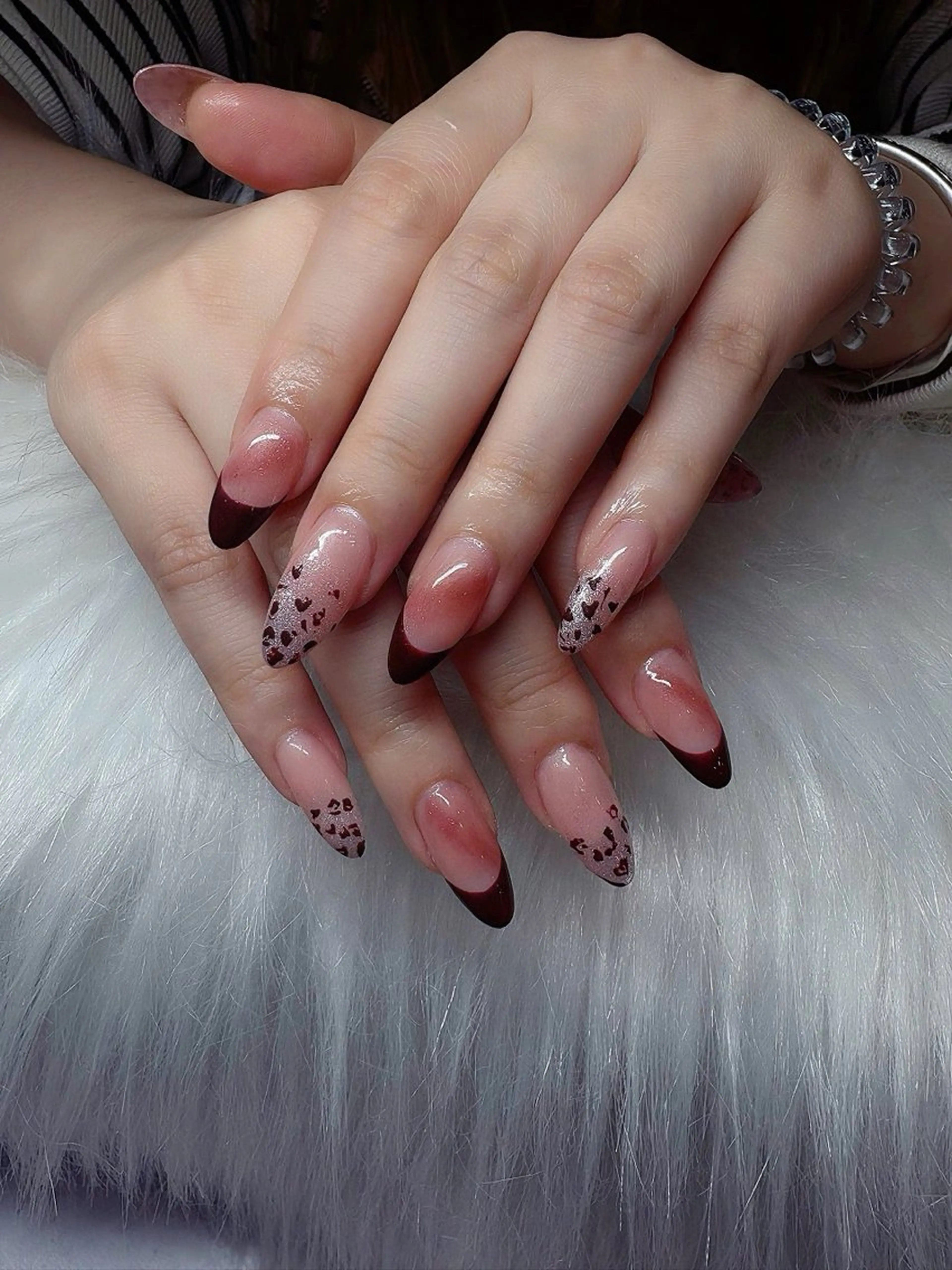 ネイル チークネイル フレンチネイル ラメ(グリッター) マグネットネイル ニュアンスネイル ハンドネイル な なのネイルデザイン