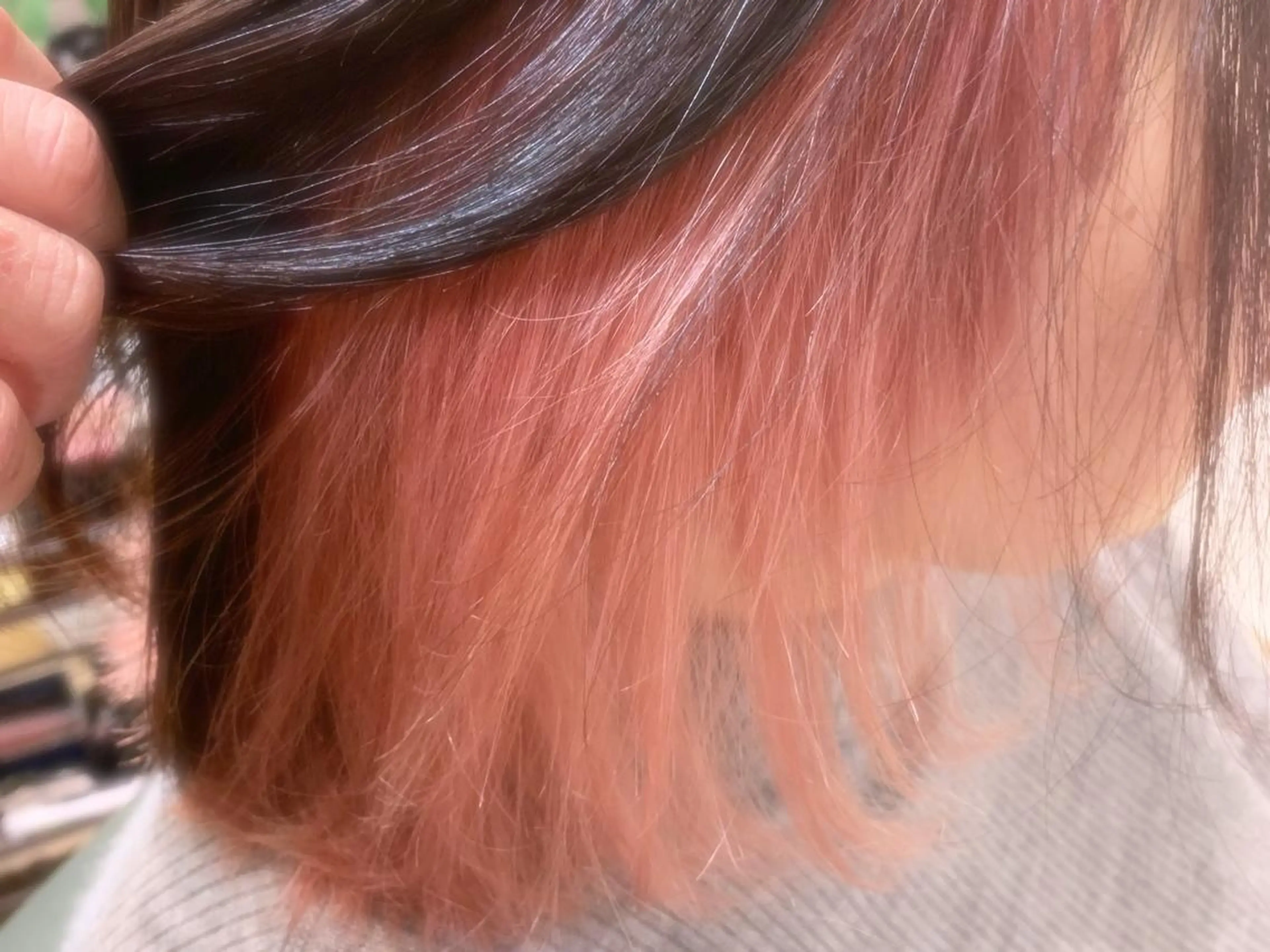 ミディアム カラー インナーカラー ピンクカラー 工藤 萌香のヘアスタイル