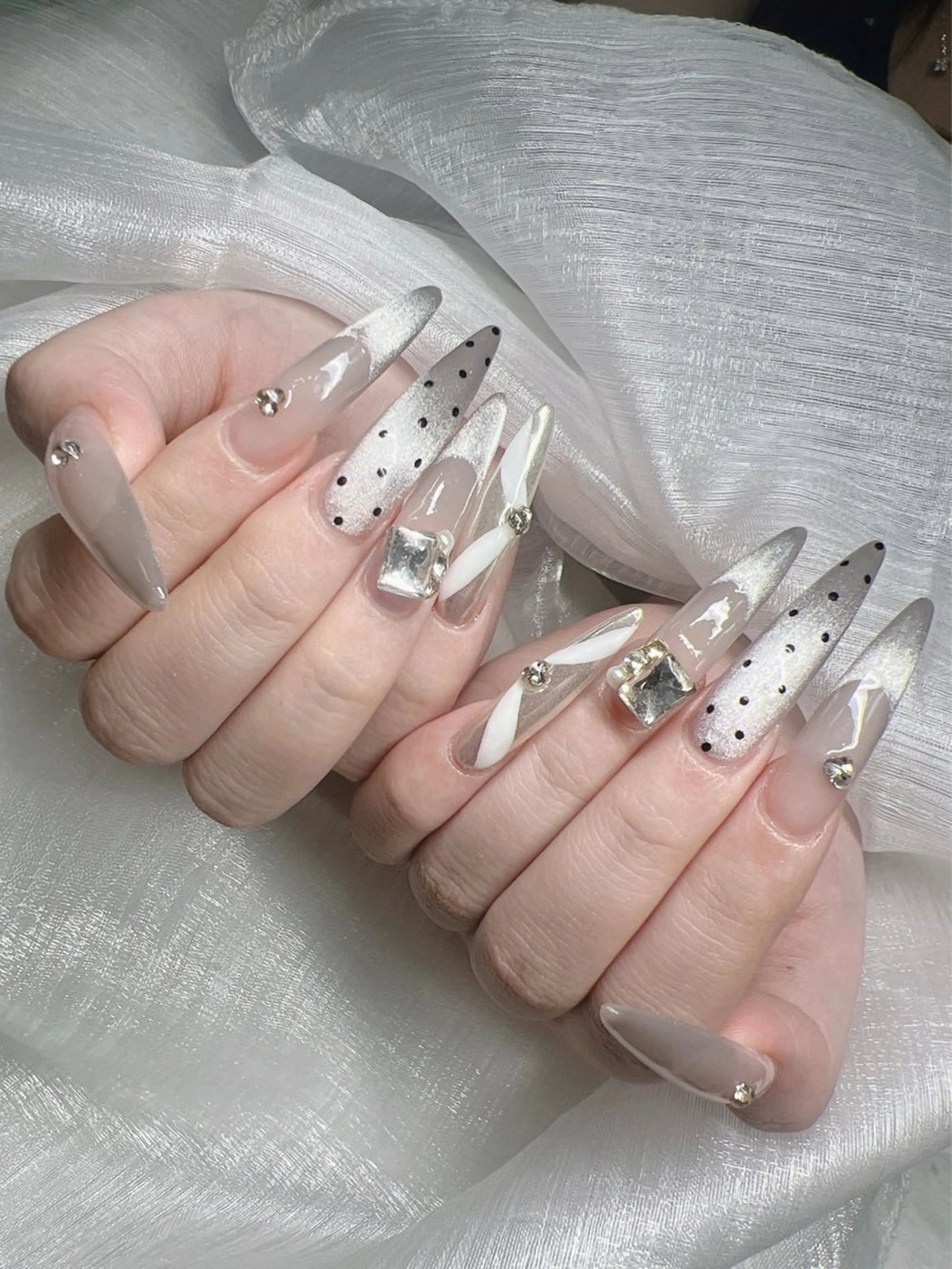 ネイル 長さ出し グラデーション キラキラネイル マグネットネイル ニュアンスネイル Lee Nails チップ長さだし専門店のネイルデザイン