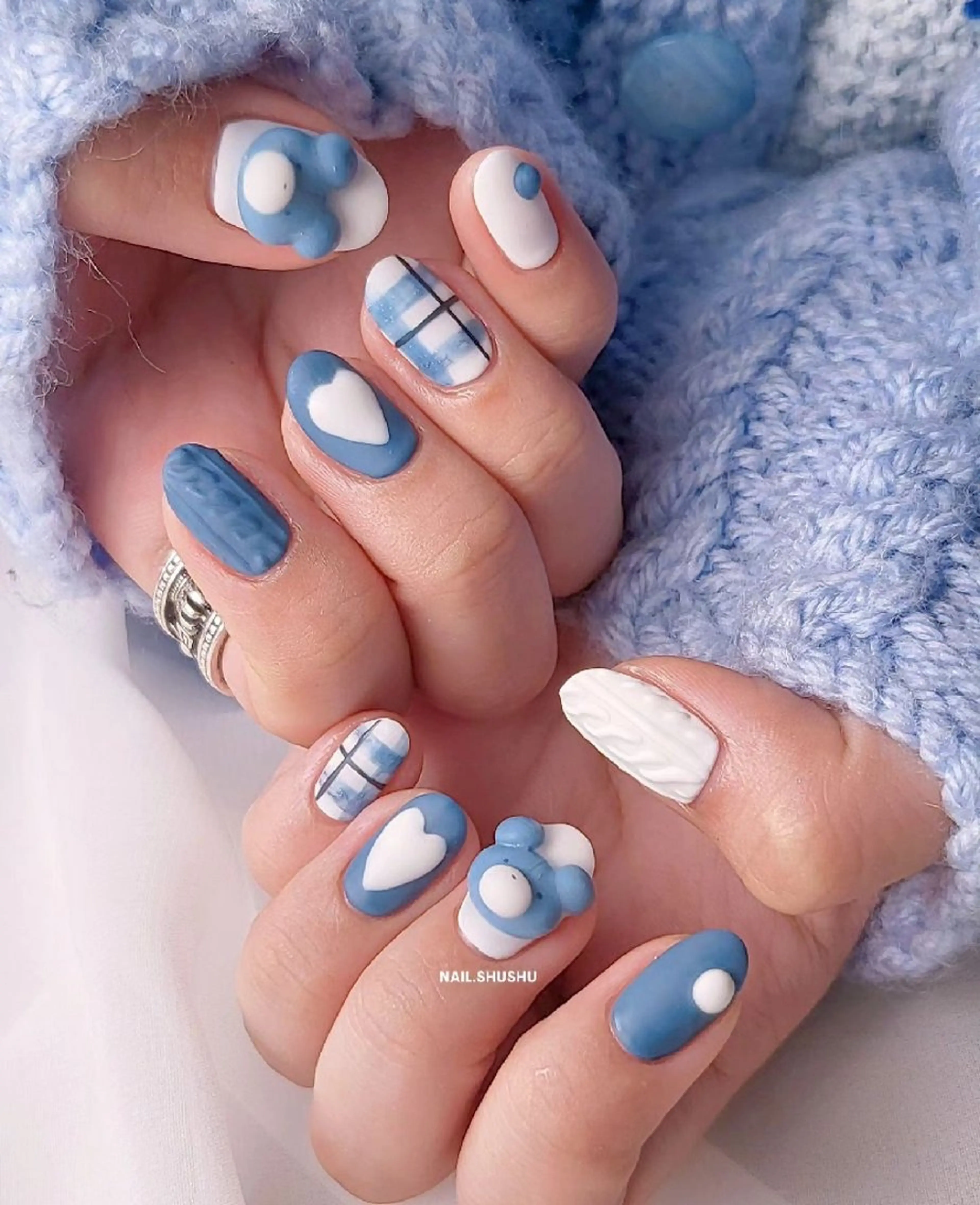 ネイル 持ち込み ニュアンスネイル ワンカラーネイル シンプルネイル 冬ネイル ハンドネイル 3dパーツ/流行り 👧shushu❤️のネイルデザイン