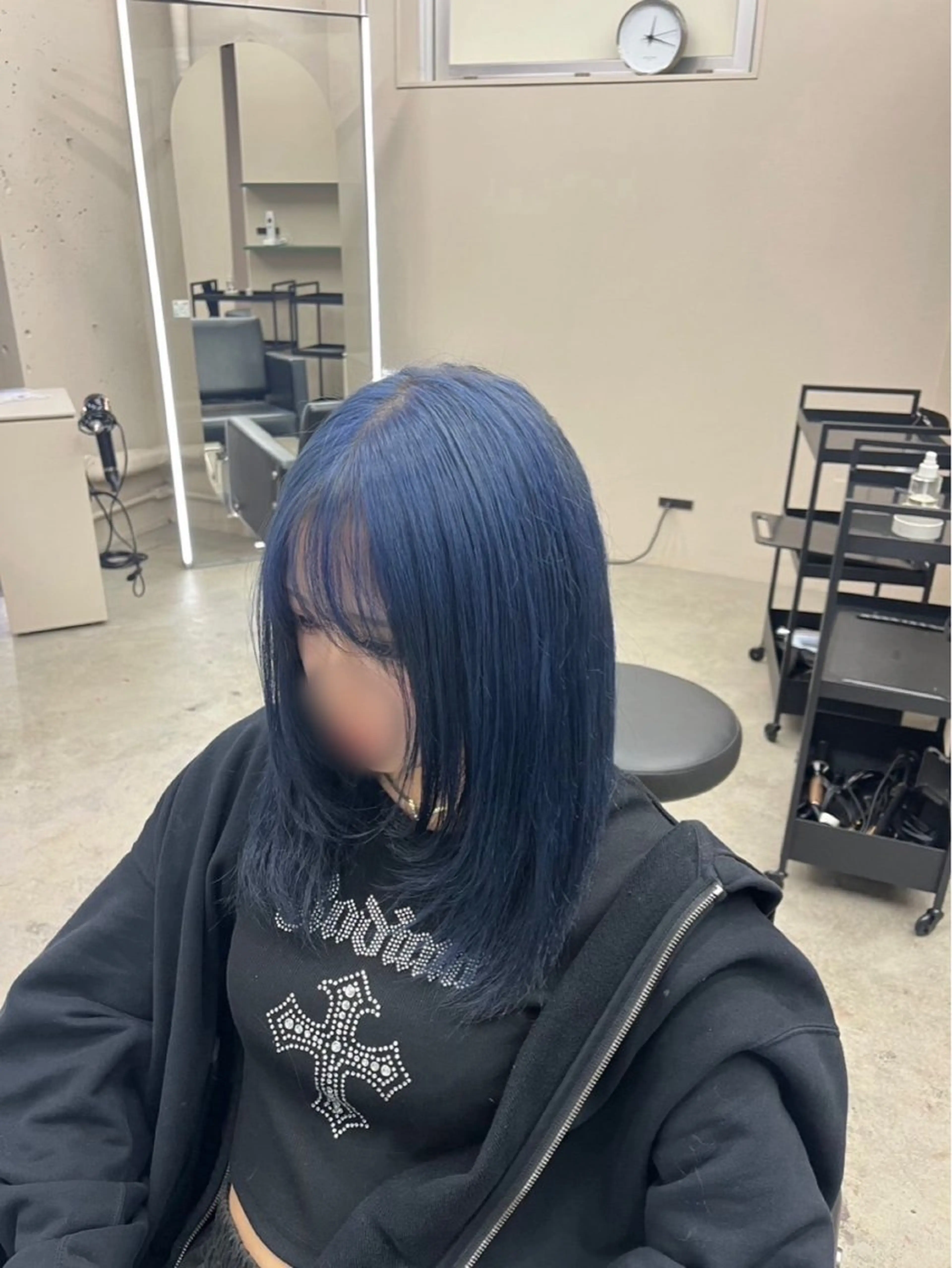 カラー デザインカラー ダブルカラー 髪質改善 縮毛矯正 海瑠万／メンズパーマ ／ブリーチ／フェードのヘアスタイル