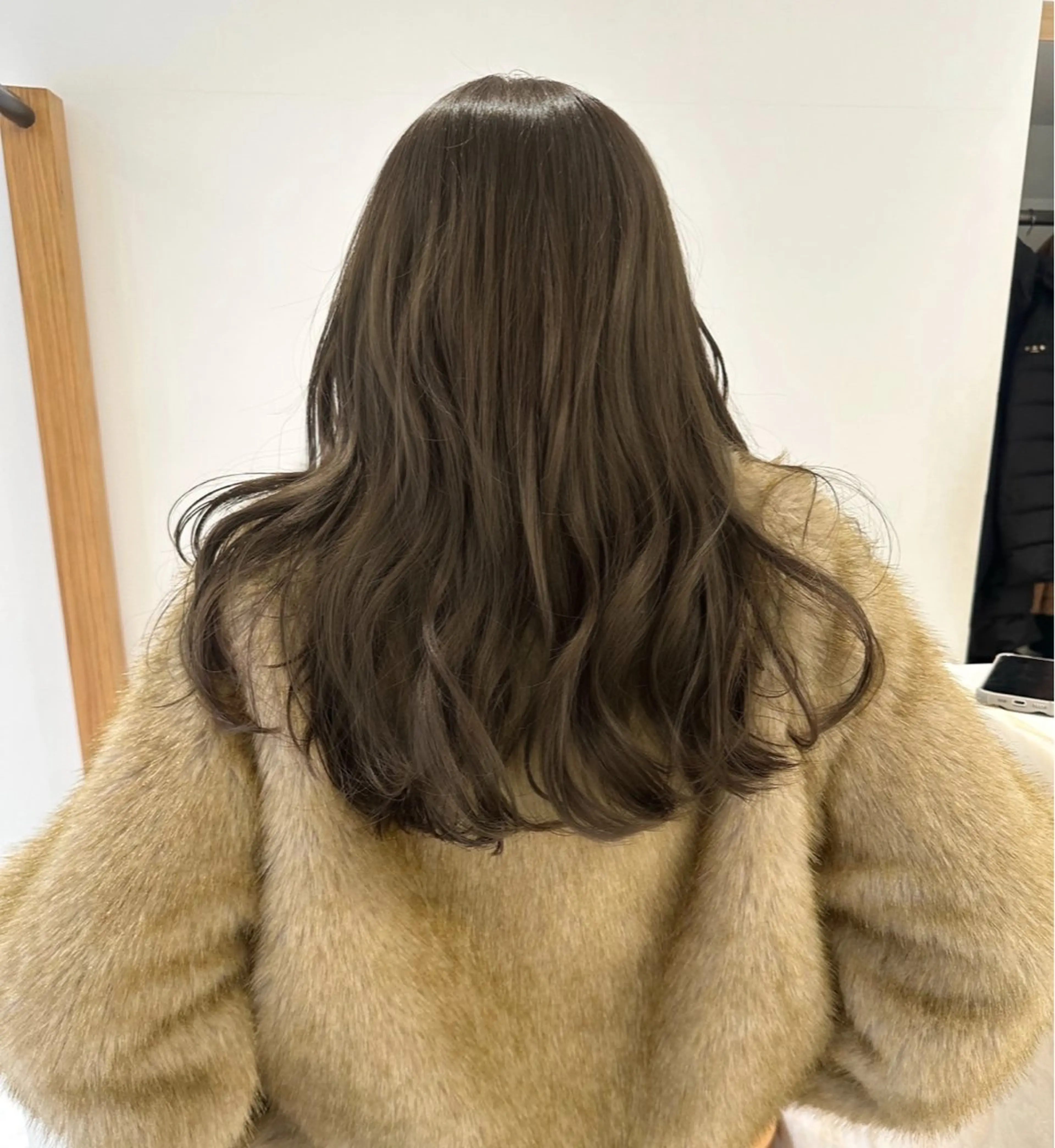 セミロング カラー ベージュカラー ブリーチ ブリーチなしカラー オリーブベージュ カット ヘアカラー トリートメント ハイトーン/透け感 カラー🎀真香のヘアスタイル