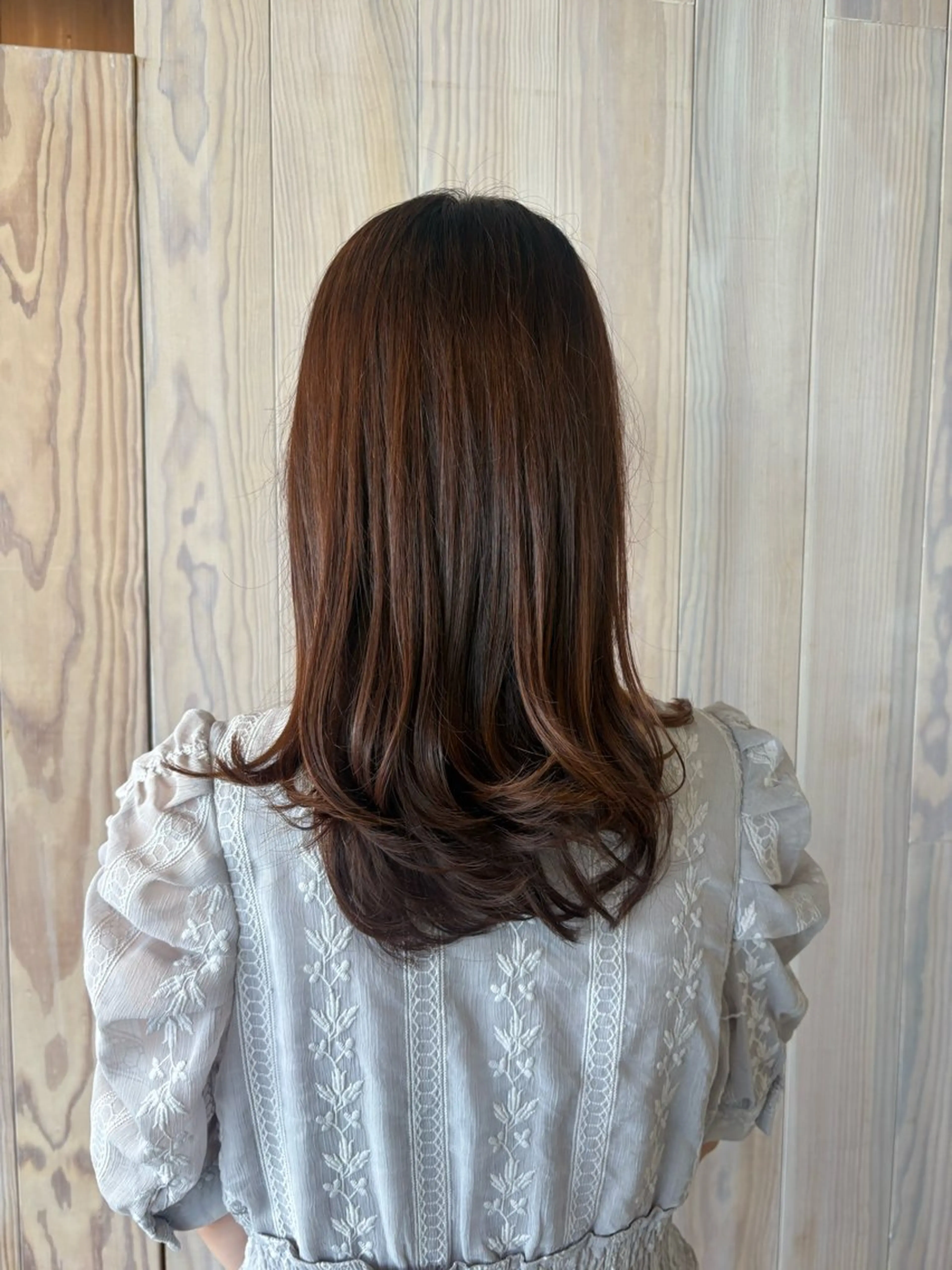 セミロング レイヤーカット OXCREATION kanaのヘアスタイル